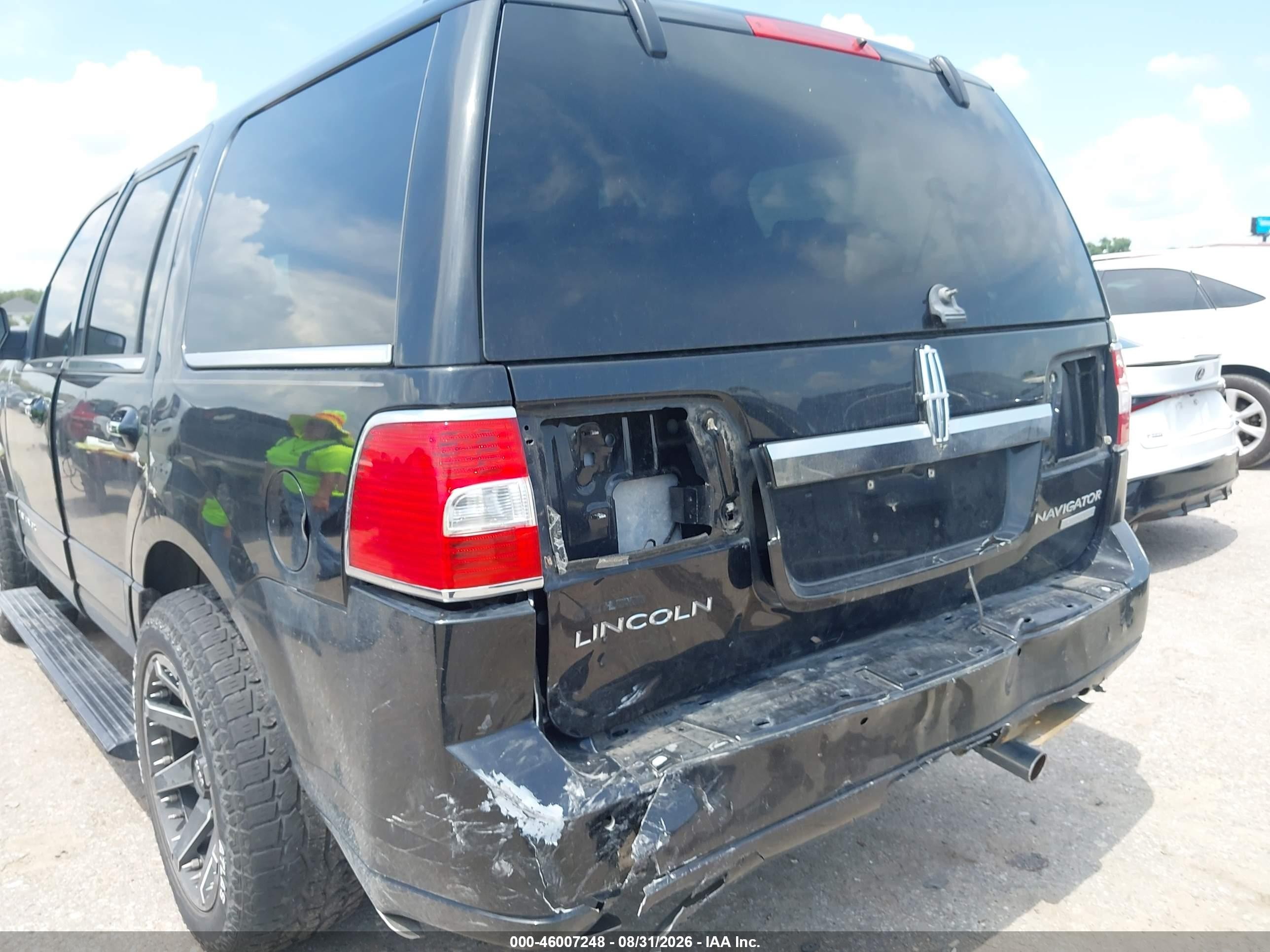 2013 Lincoln Navigator VIN 5LMJJ2H51DEL09586 IAAI salvage auction — Rear End, Original (Texas), sold $1,900 on 2026-10-07 (photo 6)