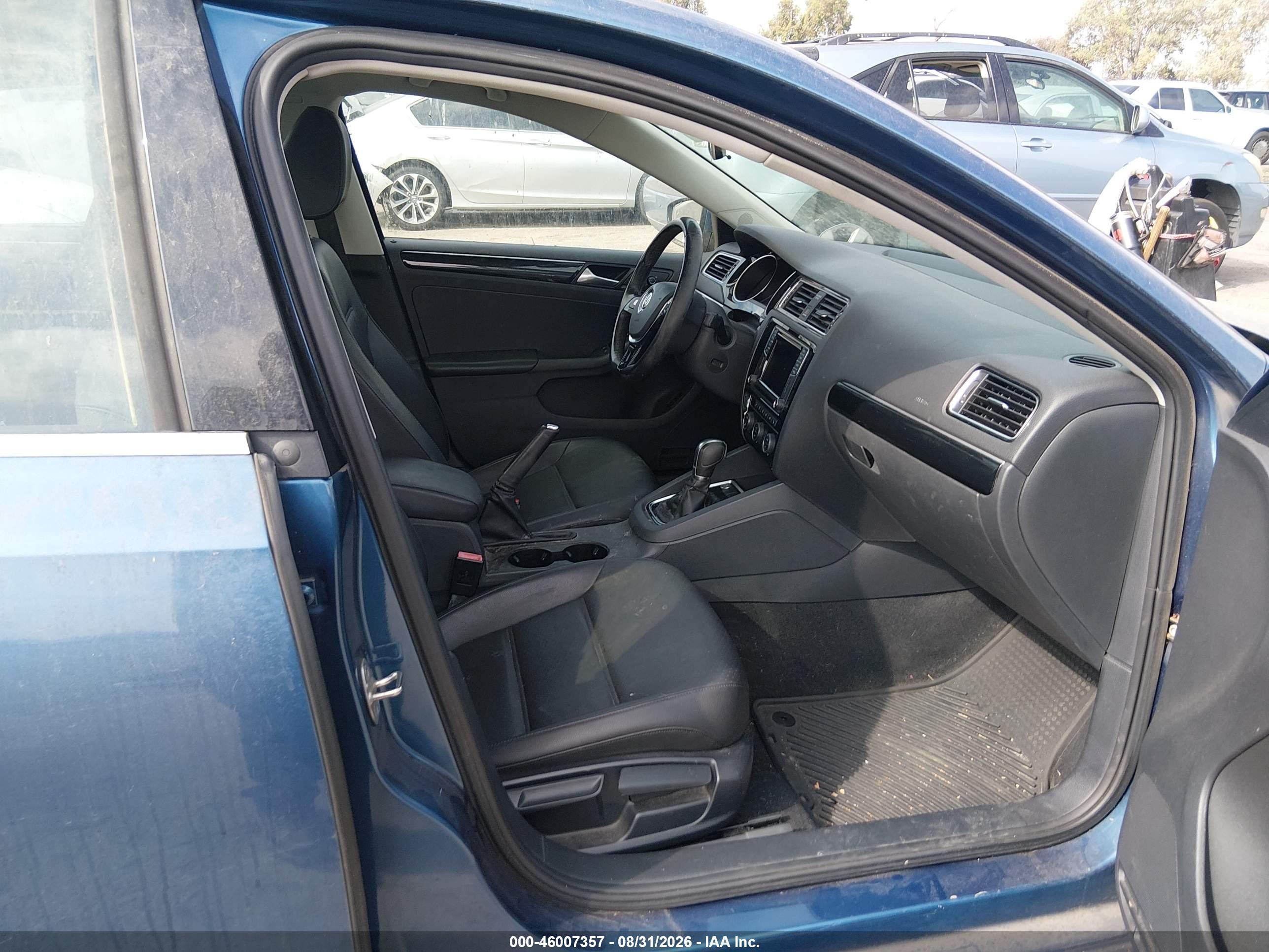 2017 Volkswagen Jetta VIN 3VWL17AJ8HM228795 IAAI salvage auction — Rear End, Salvage (California), sold $2,775 on 2026-09-10 (photo 5)