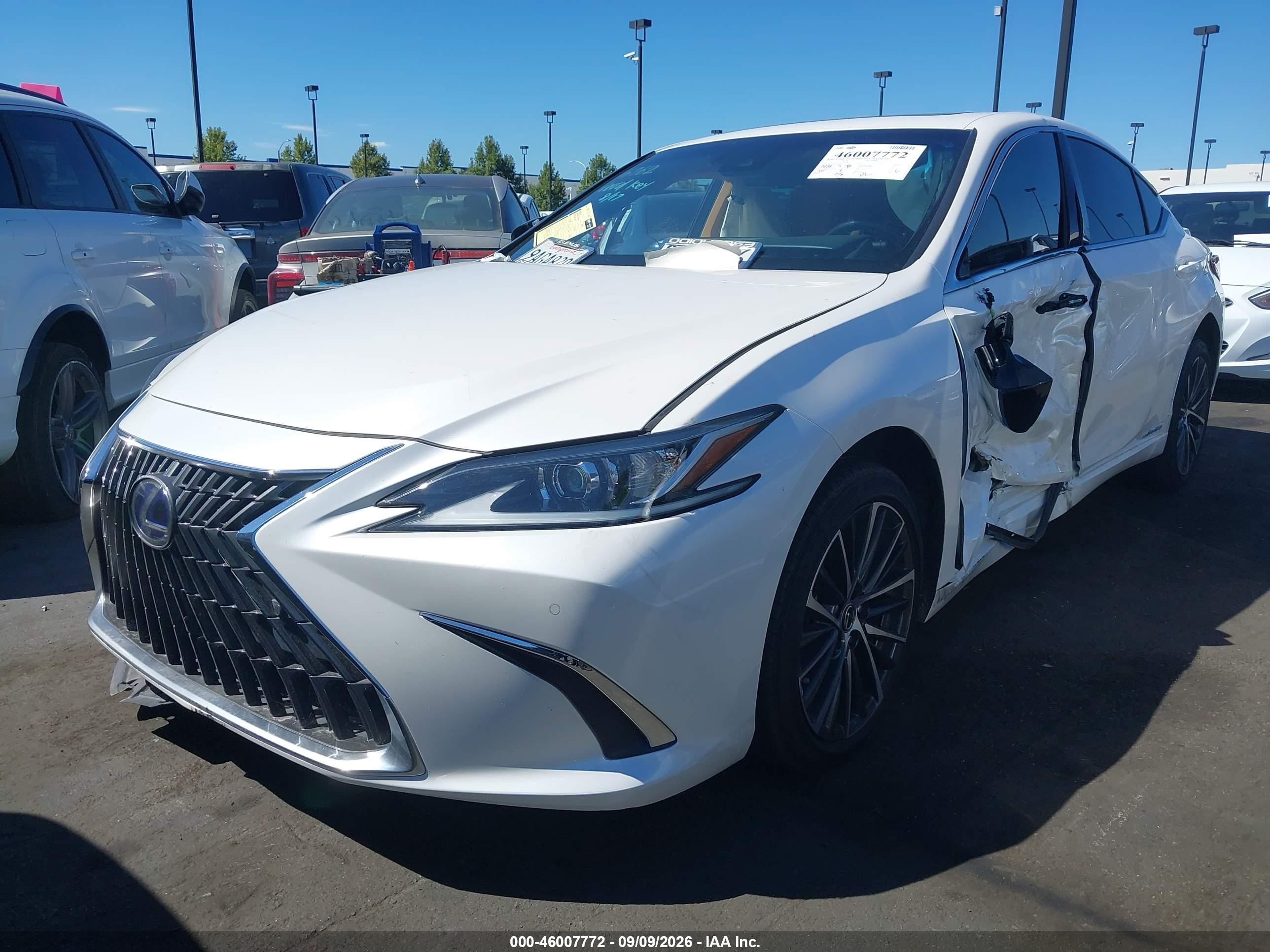 2022 Lexus ES VIN 58ADA1C17NU015091 IAAI salvage auction — Side, Salvage Certificate (California), sold $11,400 on 2026-09-26 (photo 2)