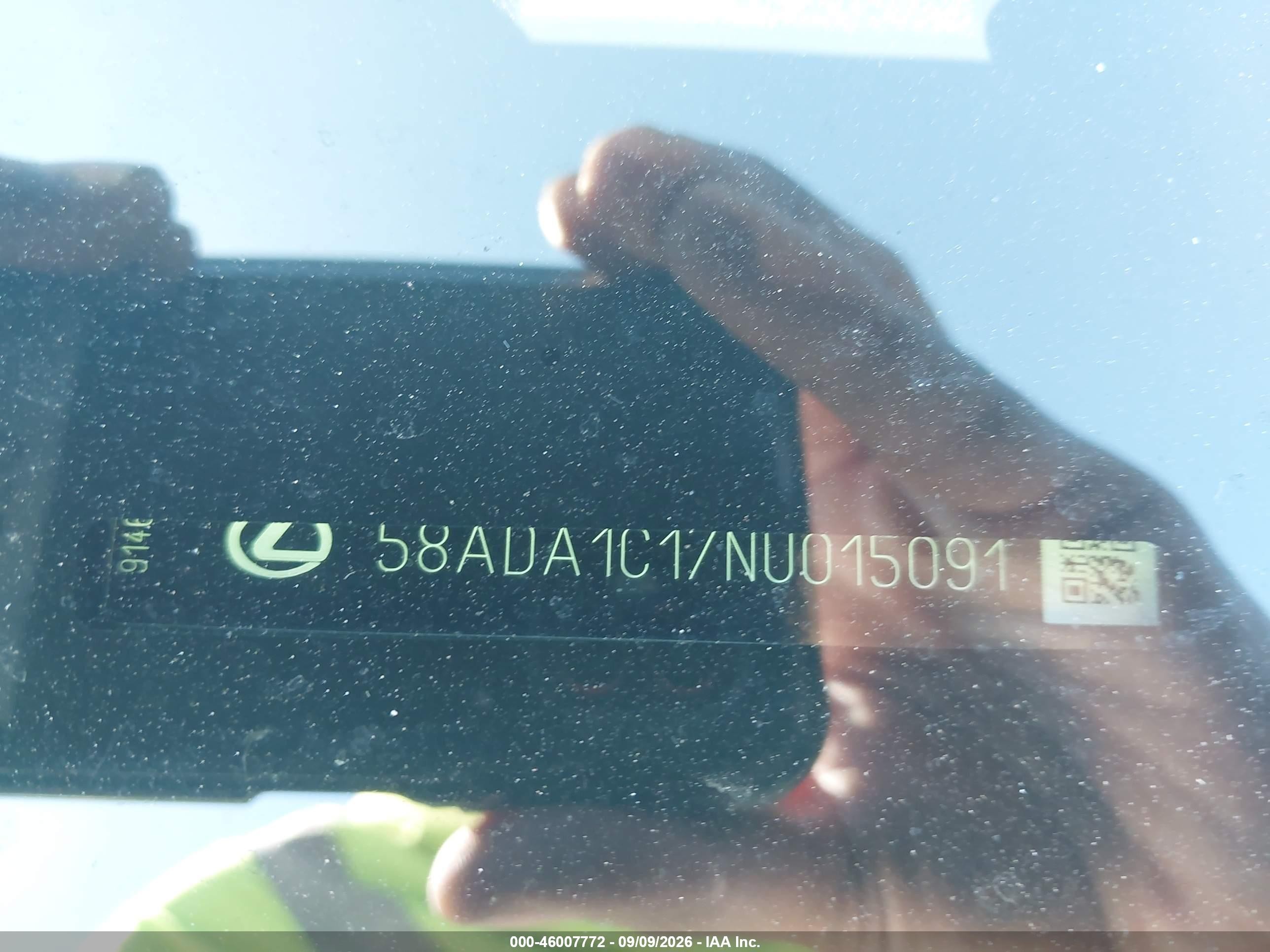 2022 Lexus ES VIN 58ADA1C17NU015091 IAAI salvage auction — Side, Salvage Certificate (California), sold $11,400 on 2026-09-26 (photo 9)
