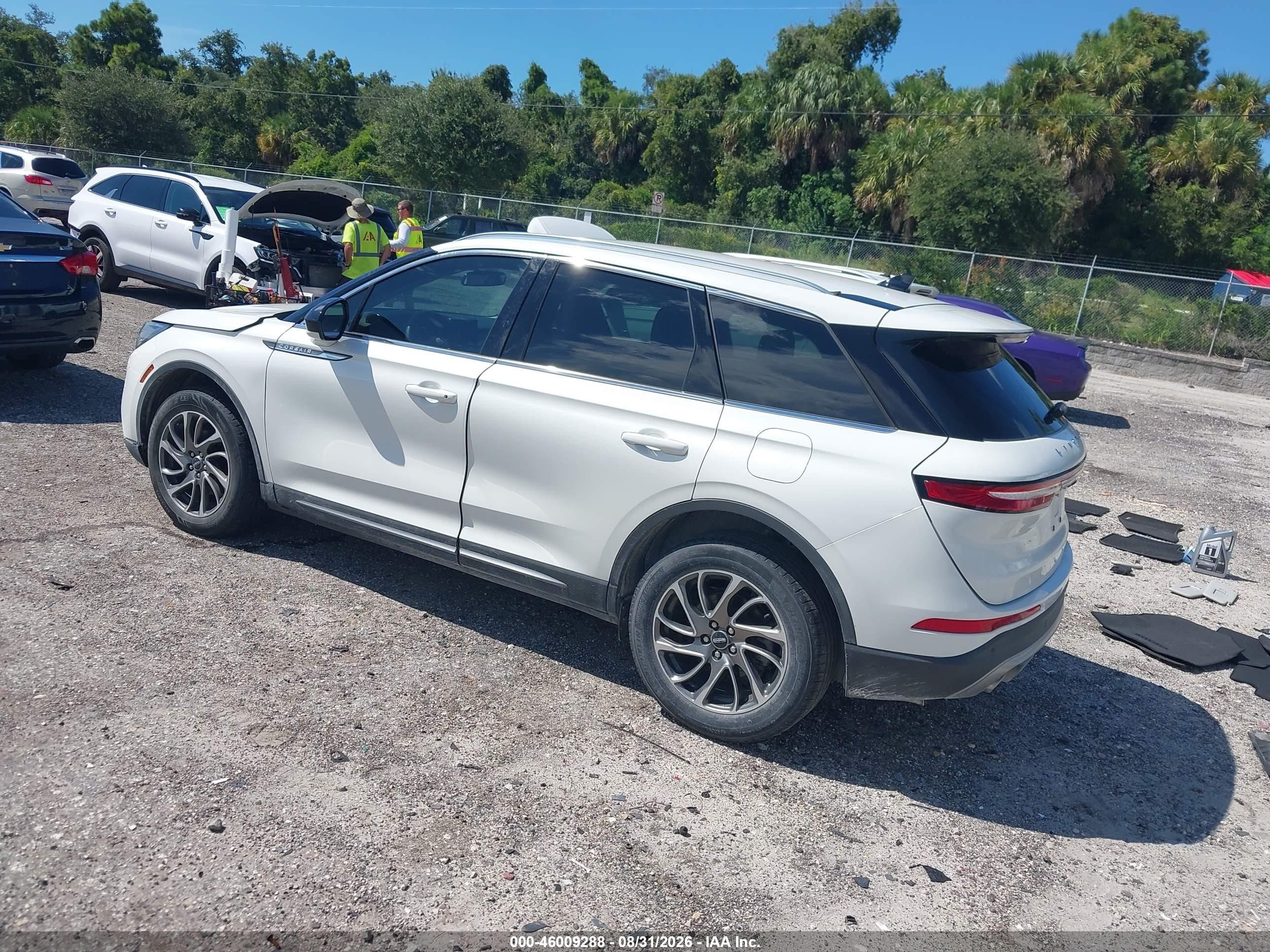2022 Lincoln Corsair VIN 5LMCJ1C99NUL16564 IAAI salvage auction — Front End, Rebuildable (Florida), sold $5,400 on 2026-10-05 (photo 3)