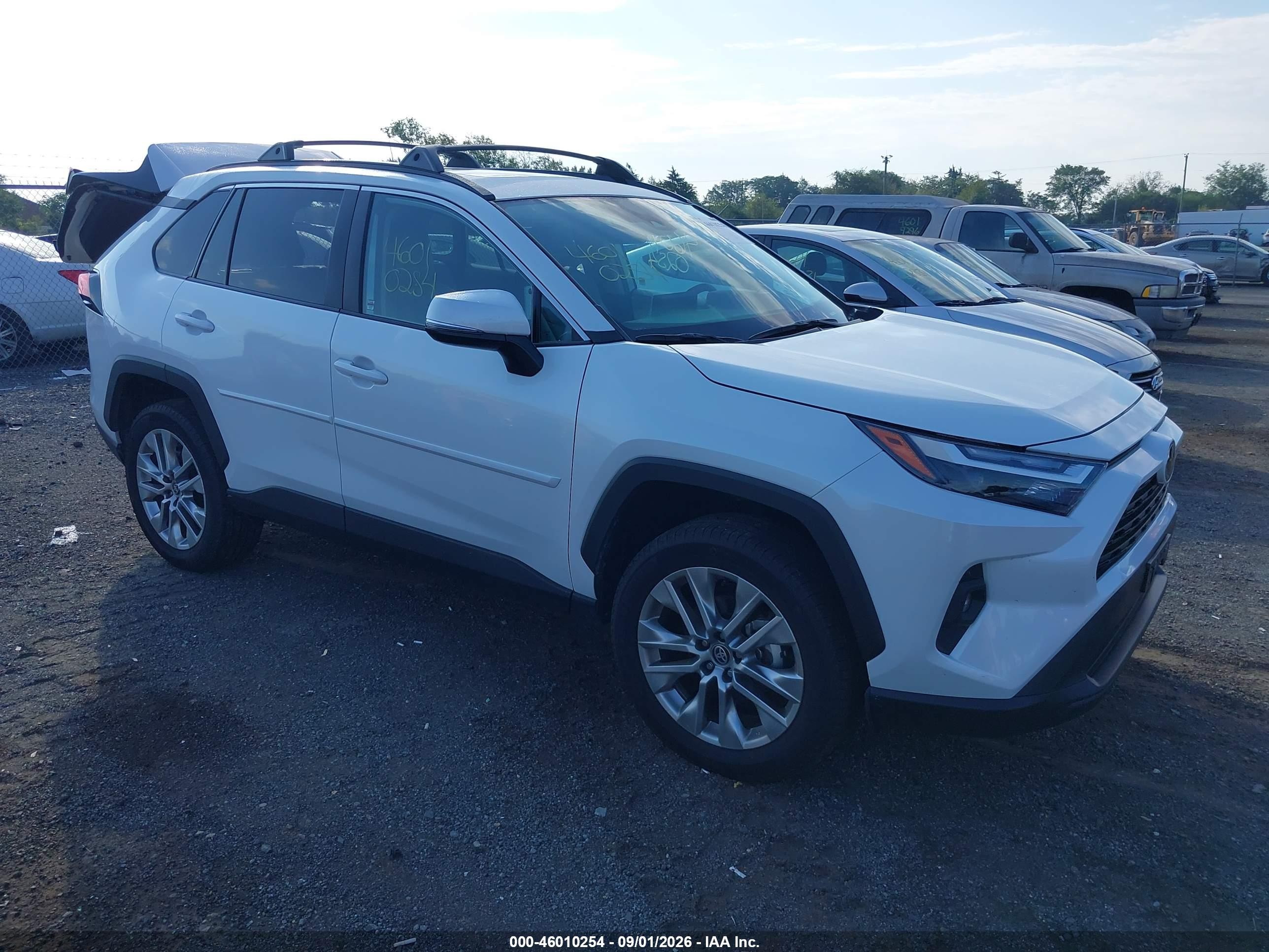 2025 Toyota RAV4 VIN 2T3A1RFV7SW598885 — IAAI salvage auction photo