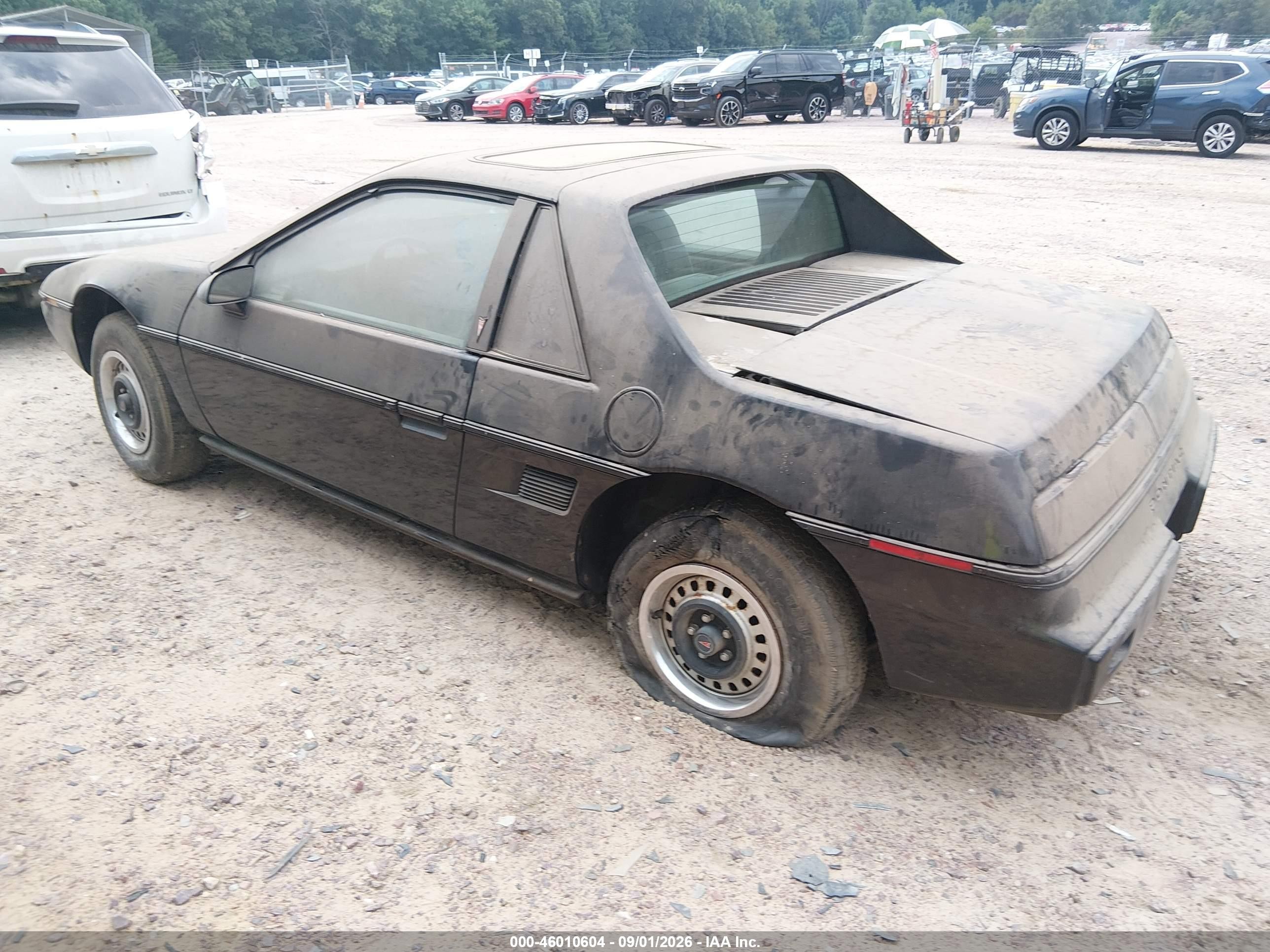 1984 Pontiac Fiero VIN 1G2AM37R2EP240975 IAAI salvage auction — Normal Wear, Clear-Endorsement (Wisconsin), sold $1,225 on 2026-09-18 (photo 3)