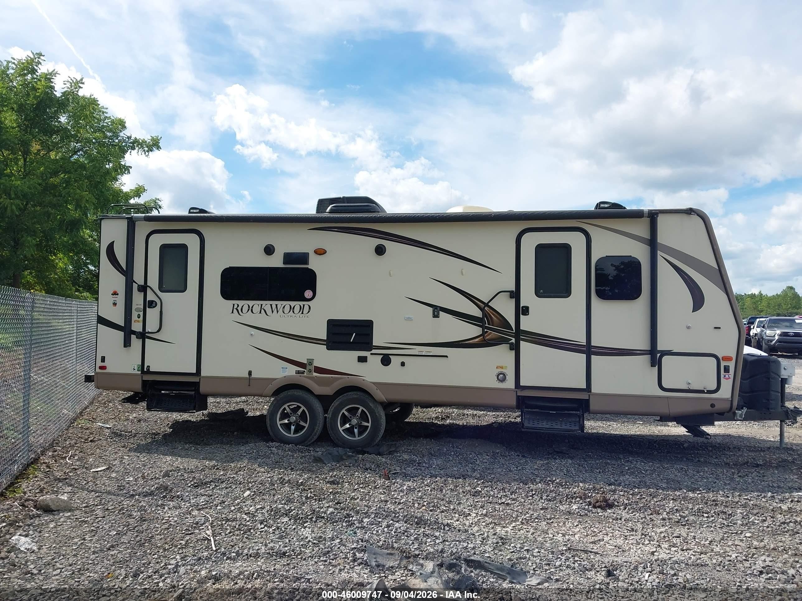 2016 Rockwood Other VIN 4X4TRLB21GZ143395 IAAI salvage auction — Water/Flood, Mv-907A (New York), sold $100 on 2026-10-07 (photo 4)
