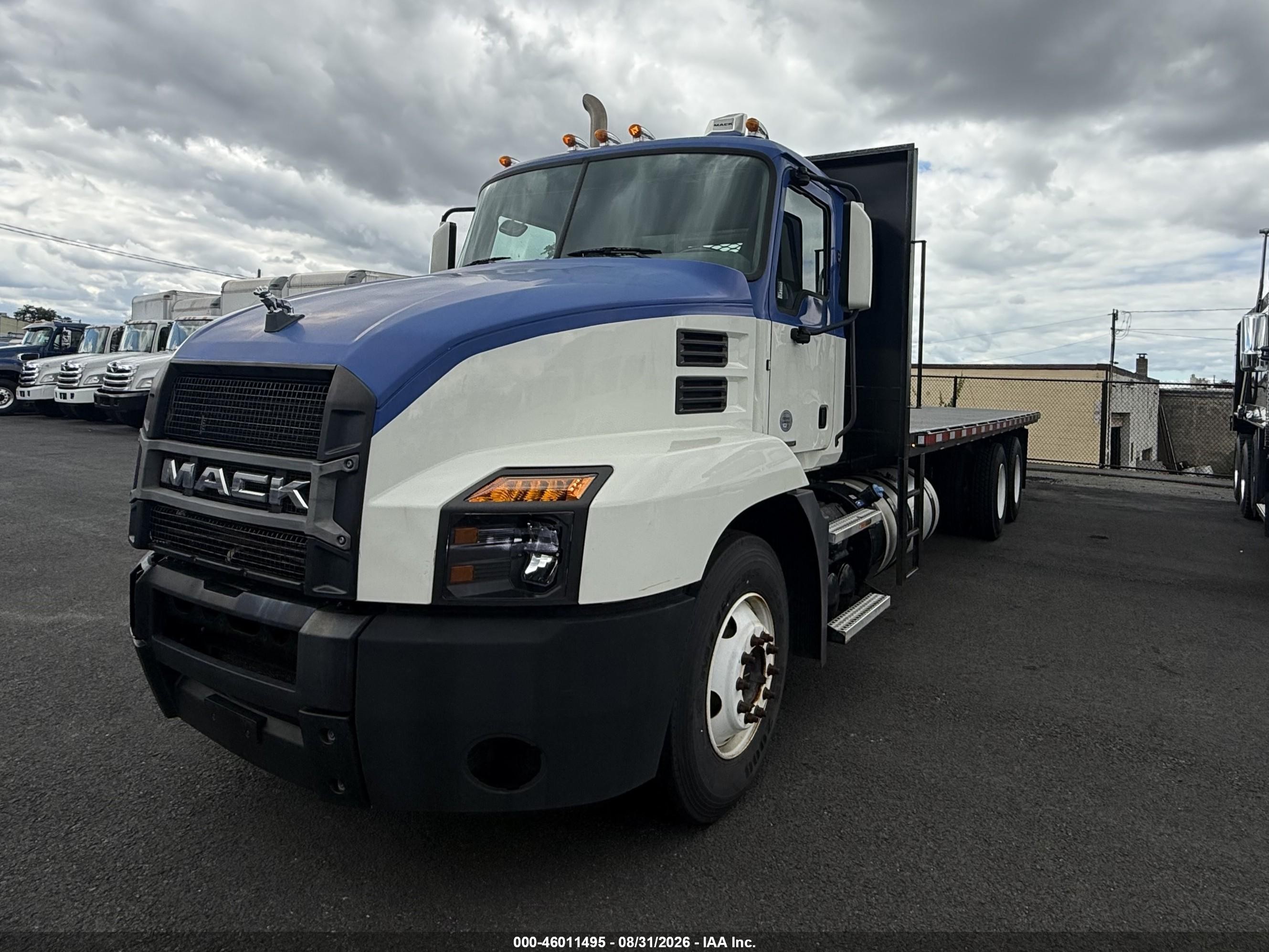 2019 Mack Anthem VIN 1M2AN2GC2KM002485 IAAI salvage auction — Normal Wear, Clear (New Jersey), sold $59,950 on 2026-09-18 (photo 2)