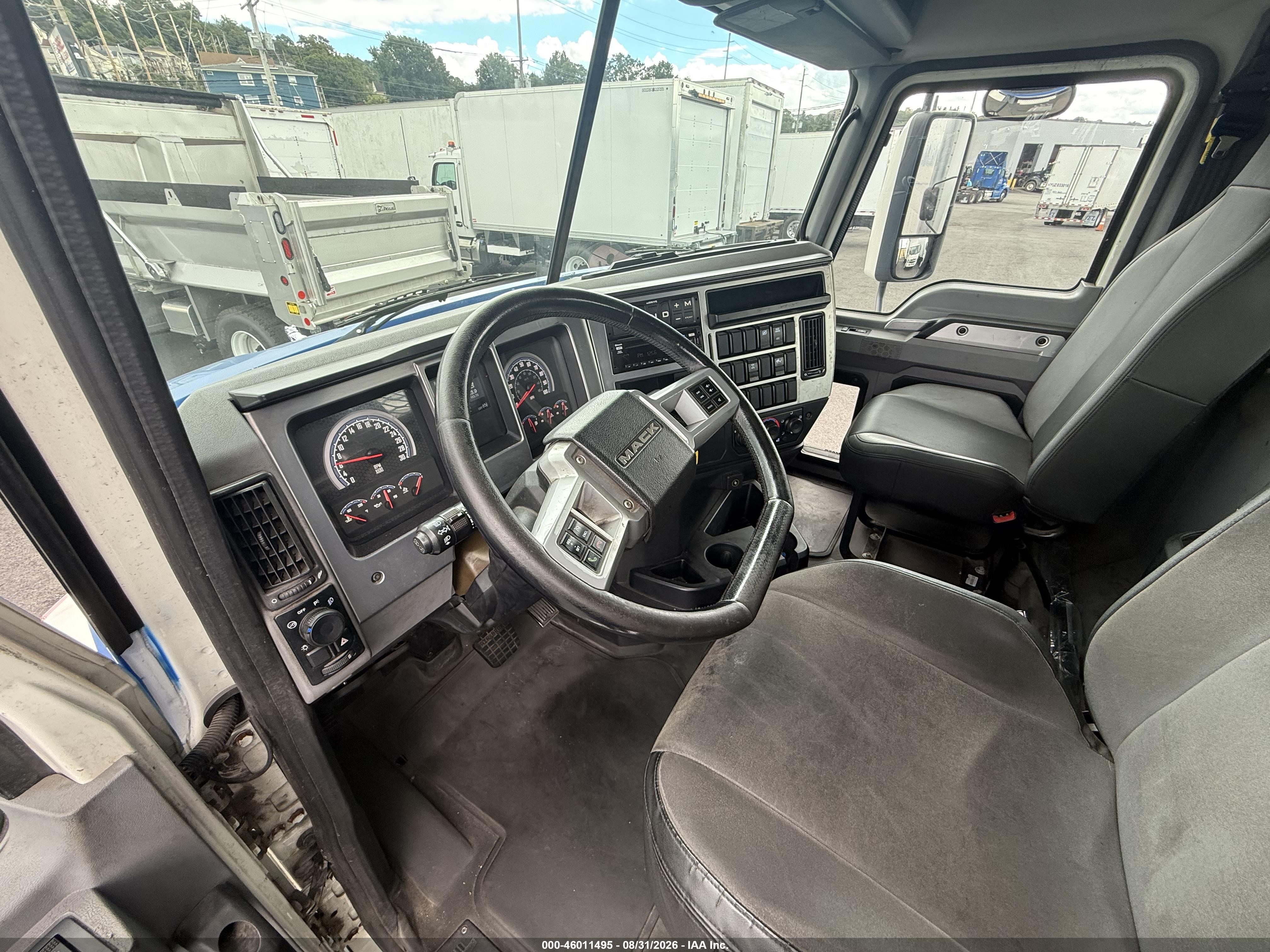 2019 Mack Anthem VIN 1M2AN2GC2KM002485 IAAI salvage auction — Normal Wear, Clear (New Jersey), sold $59,950 on 2026-09-18 (photo 7)