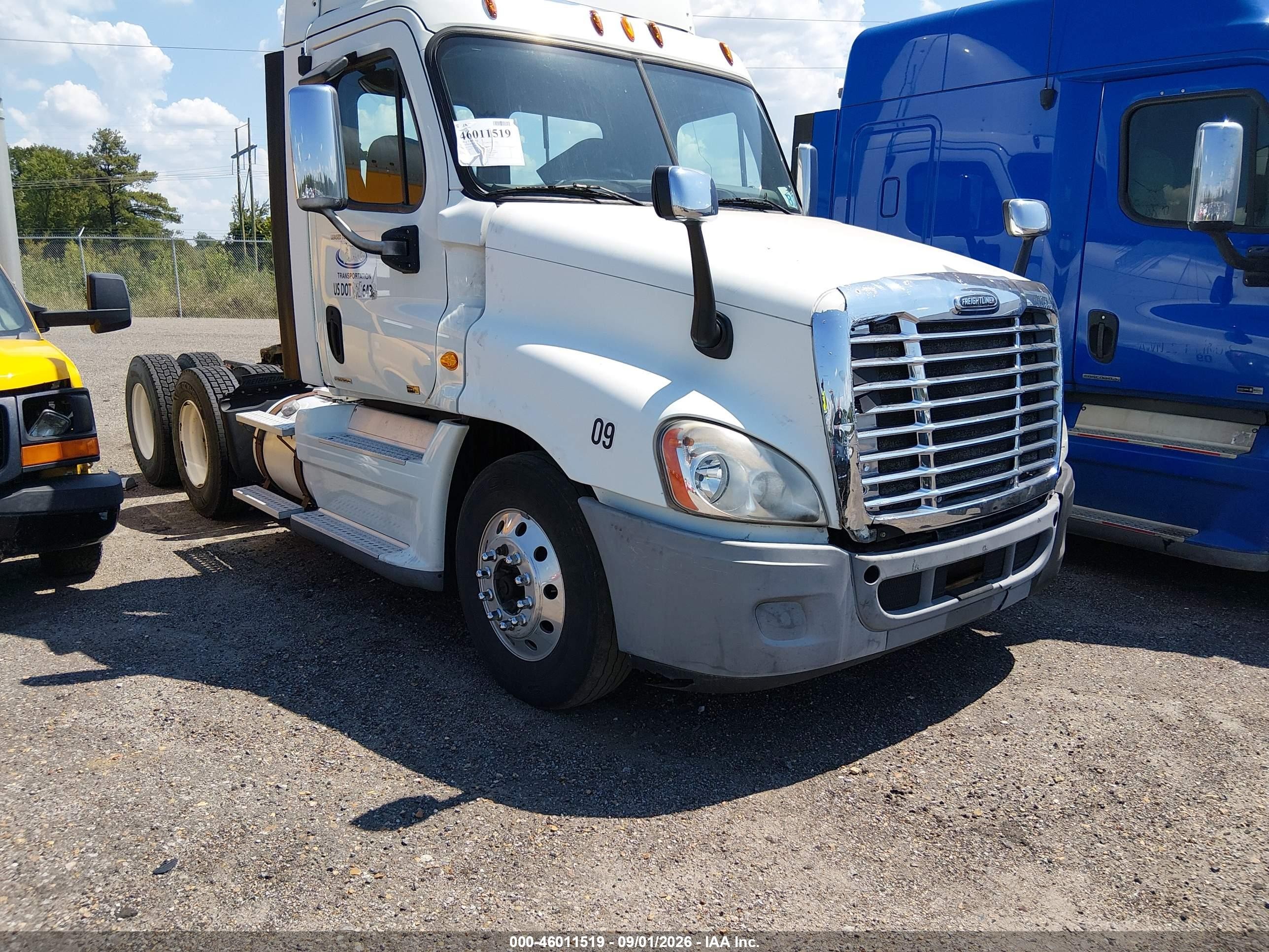 2012 Freightliner Cascadia 125 VIN 1FUJGEDV5CLBU7724 — IAAI salvage auction photo