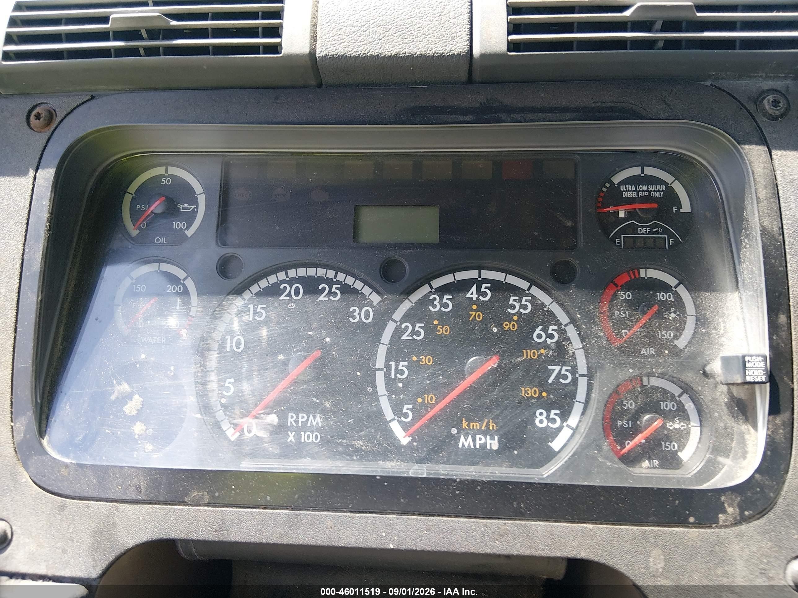 2012 Freightliner Cascadia 125 VIN 1FUJGEDV5CLBU7724 IAAI salvage auction — Repossession, Clear (Tennessee), sold $400 on 2026-09-23 (photo 5)