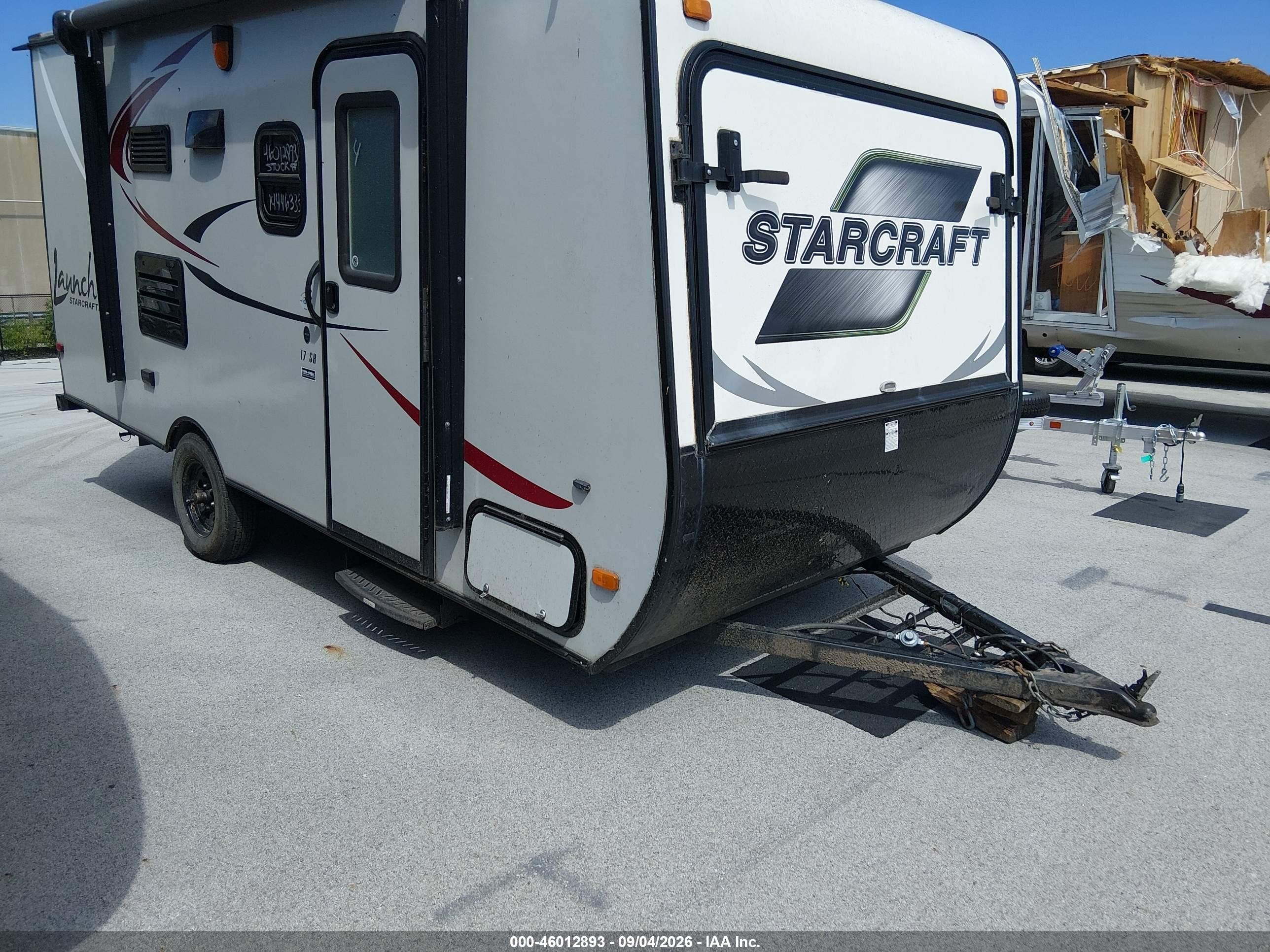 2015 Starcraft Launch VIN 1SABSHAJ6F2JY5073 IAAI salvage auction — Side, Salvage (Illinois), sold $800 on 2026-10-20 (photo 1)