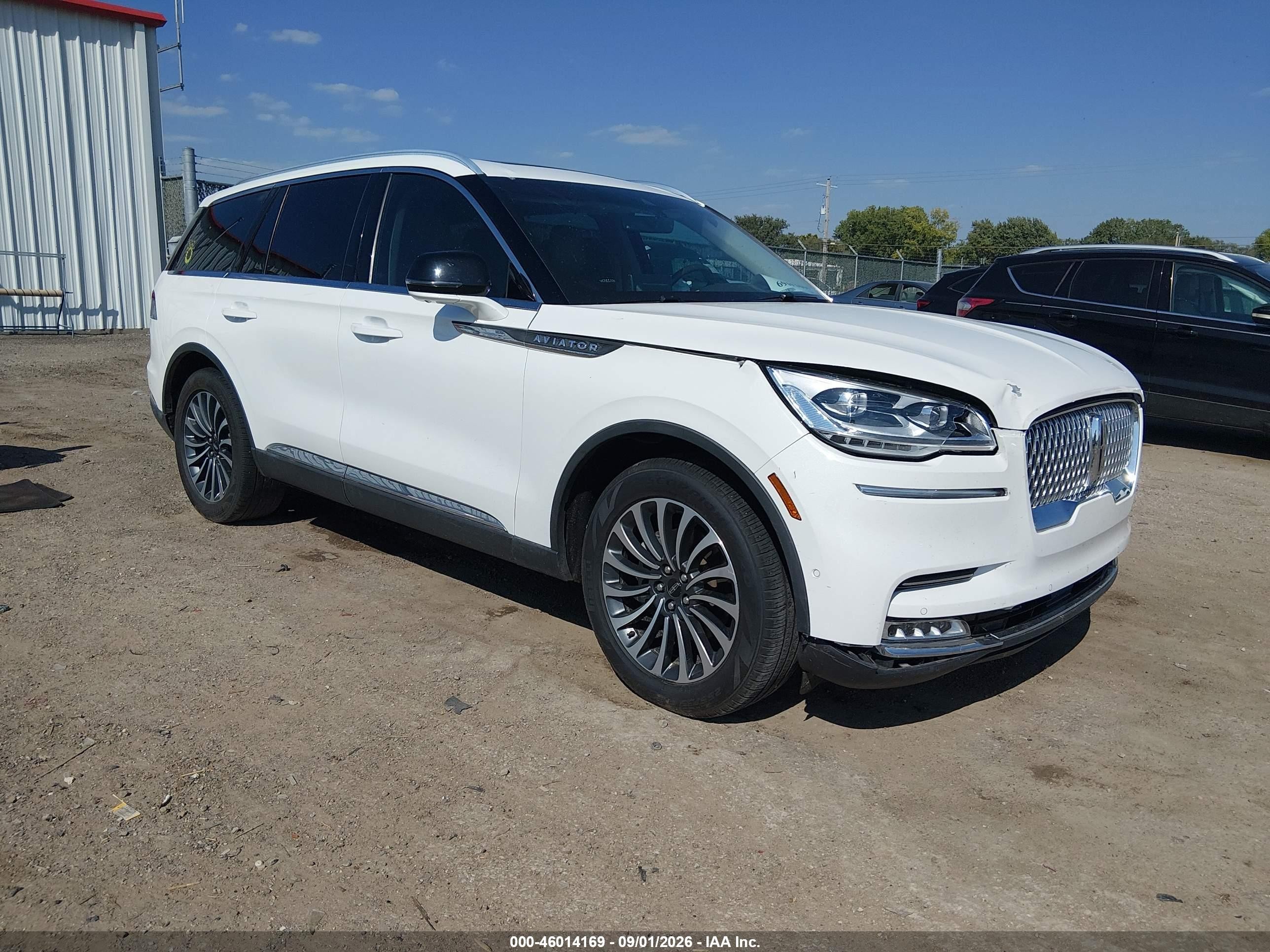 2023 Lincoln Aviator VIN 5LM5J7XC0PGL04015 IAAI salvage auction — Front End, Salvage (Kansas), sold $14,500 on 2026-10-01 (photo 1)