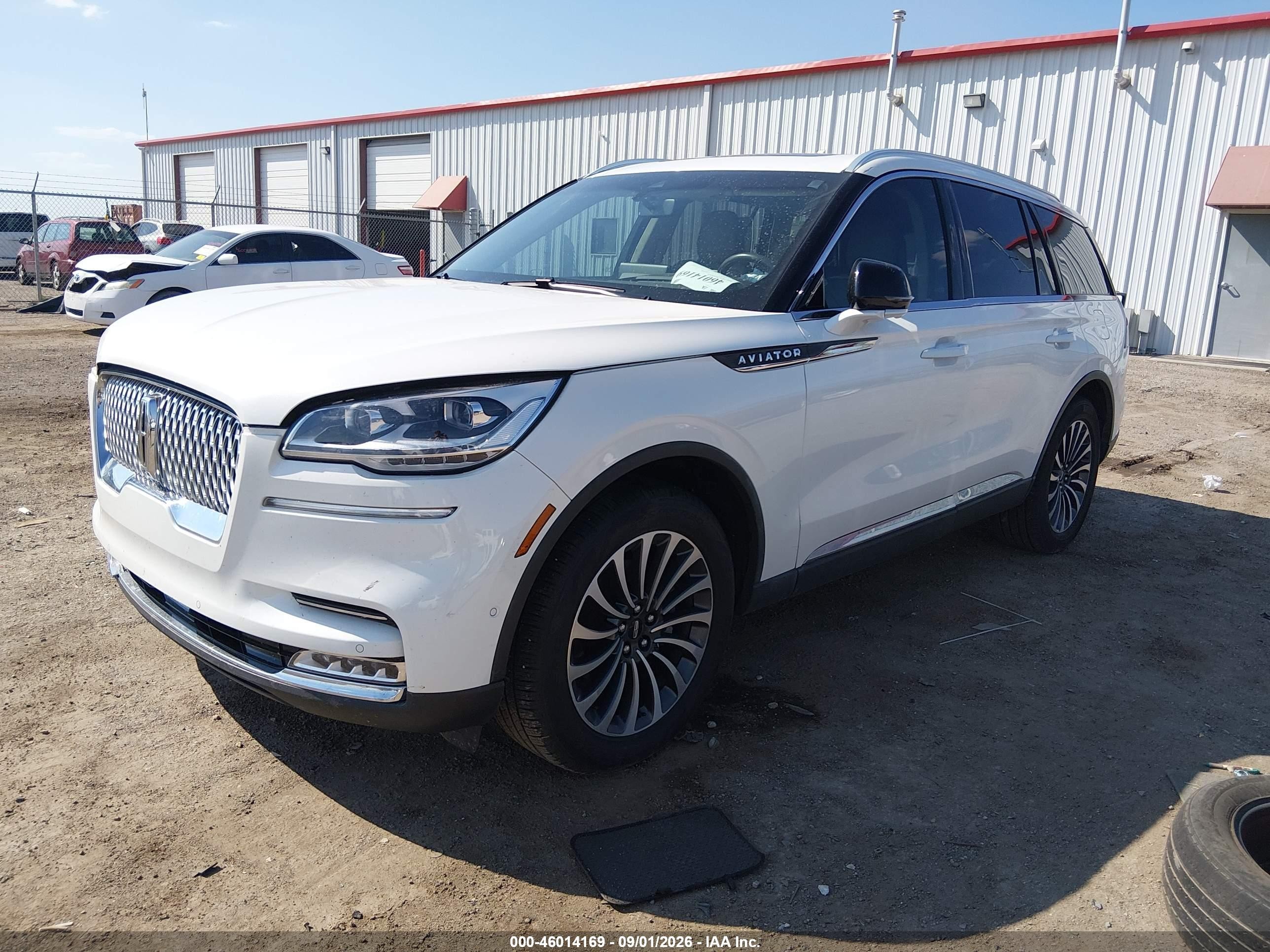 2023 Lincoln Aviator VIN 5LM5J7XC0PGL04015 IAAI salvage auction — Front End, Salvage (Kansas), sold $14,500 on 2026-10-01 (photo 2)