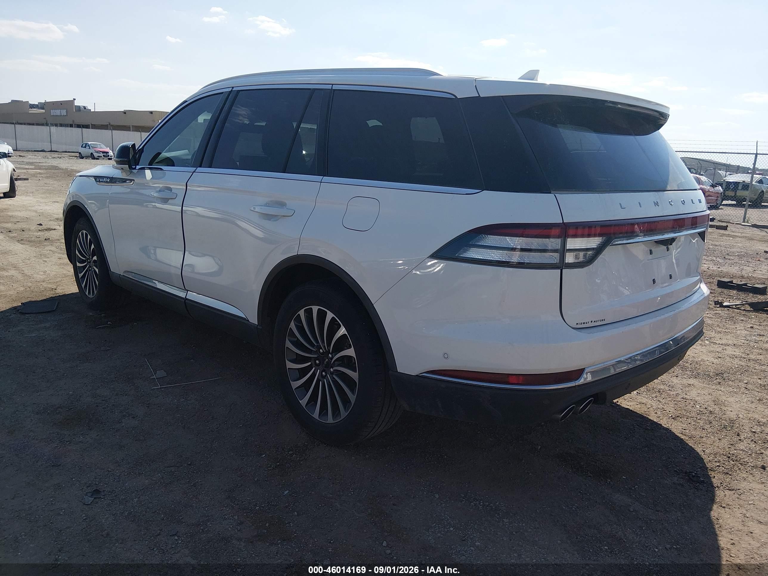 2023 Lincoln Aviator VIN 5LM5J7XC0PGL04015 IAAI salvage auction — Front End, Salvage (Kansas), sold $14,500 on 2026-10-01 (photo 3)