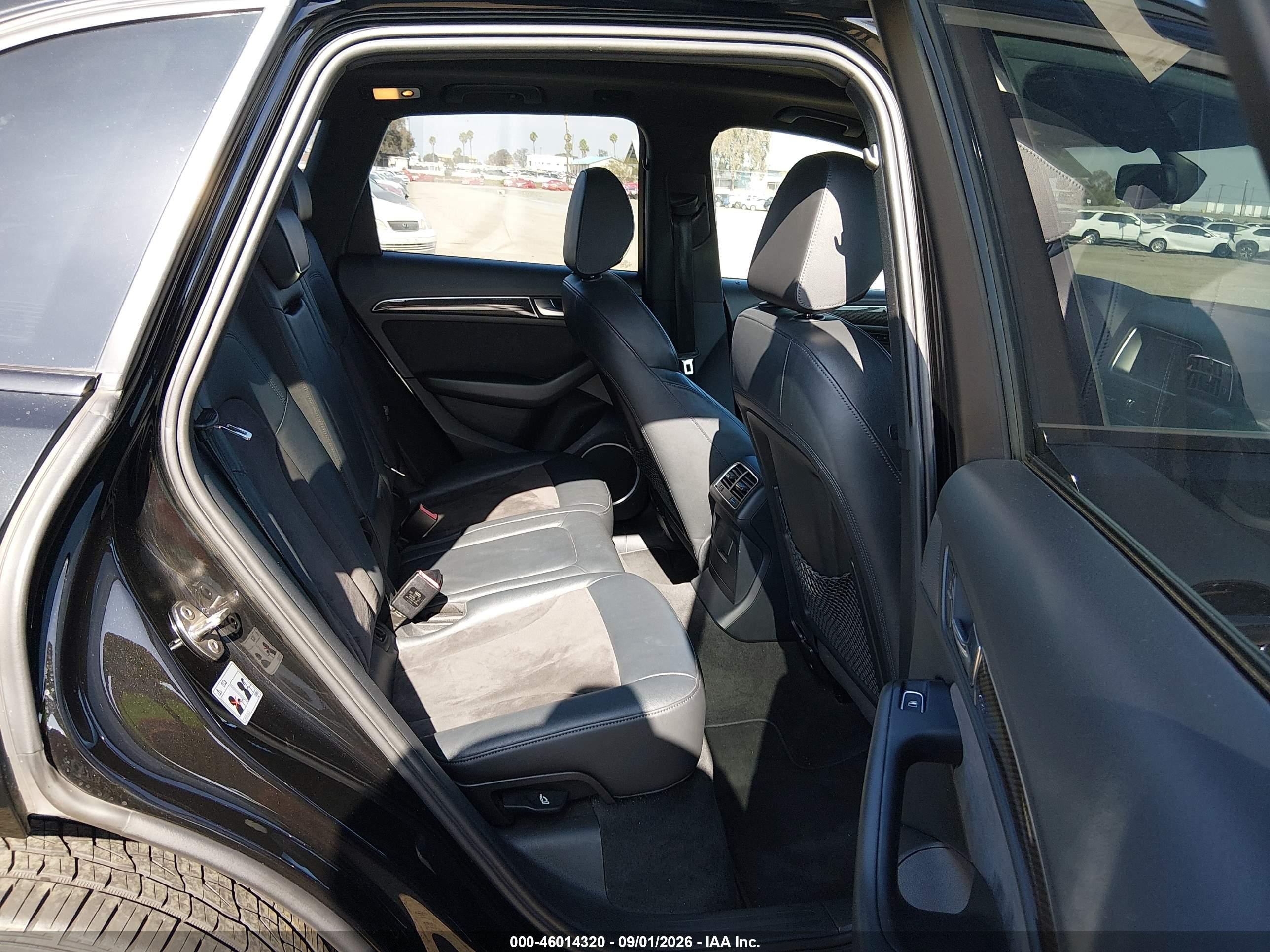 2016 Audi Sq5 VIN WA1CCAFP7GA014863 IAAI salvage auction — Normal Wear, Clear - Dealer Only (California), sold $2,200 on 2026-09-27 (photo 8)