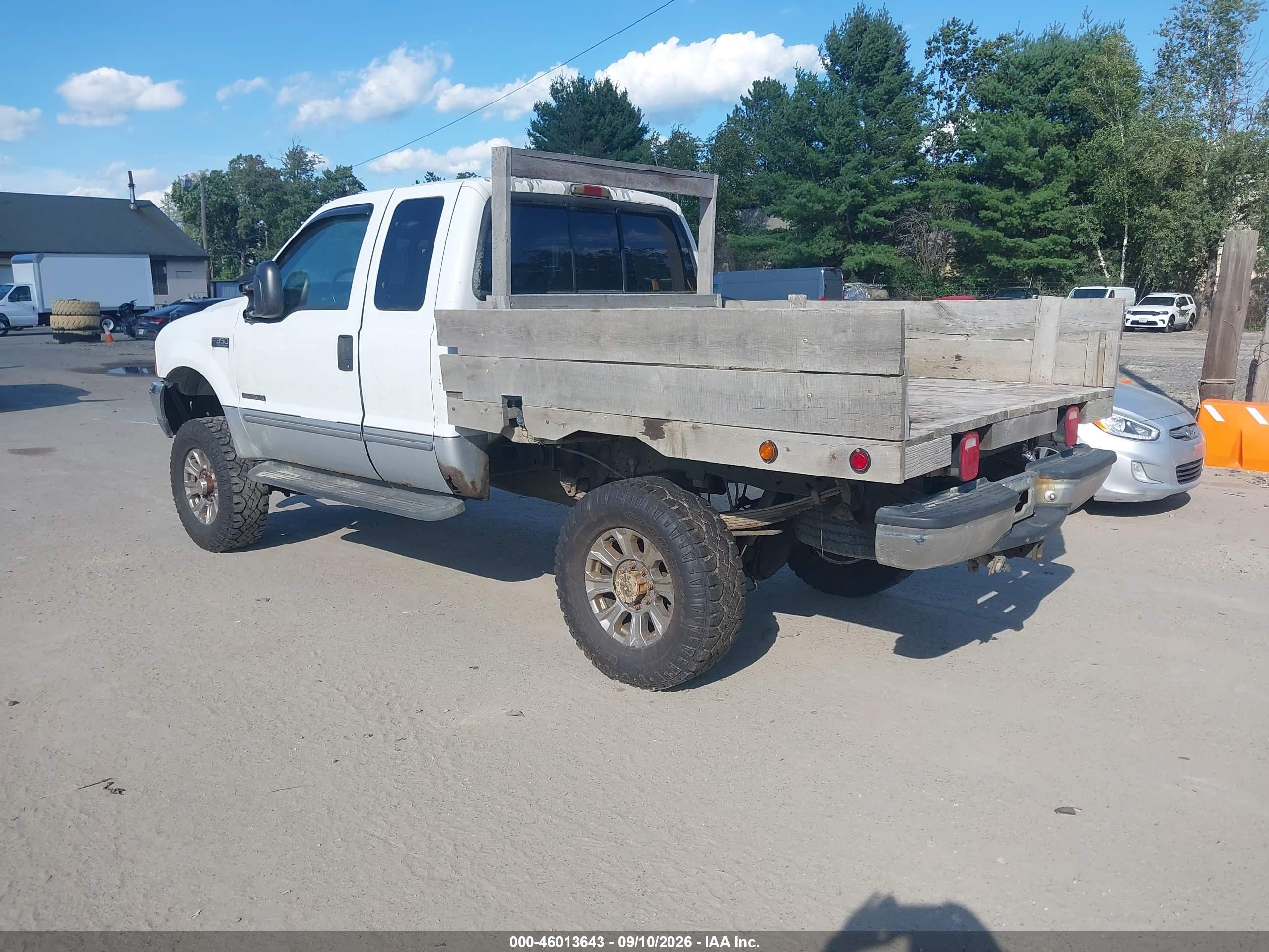 2000 Ford F-350 VIN 1FTSX31FXYED73389 IAAI salvage auction — Normal Wear, Original (New Hampshire), sold $1,775 on 2026-09-28 (photo 3)