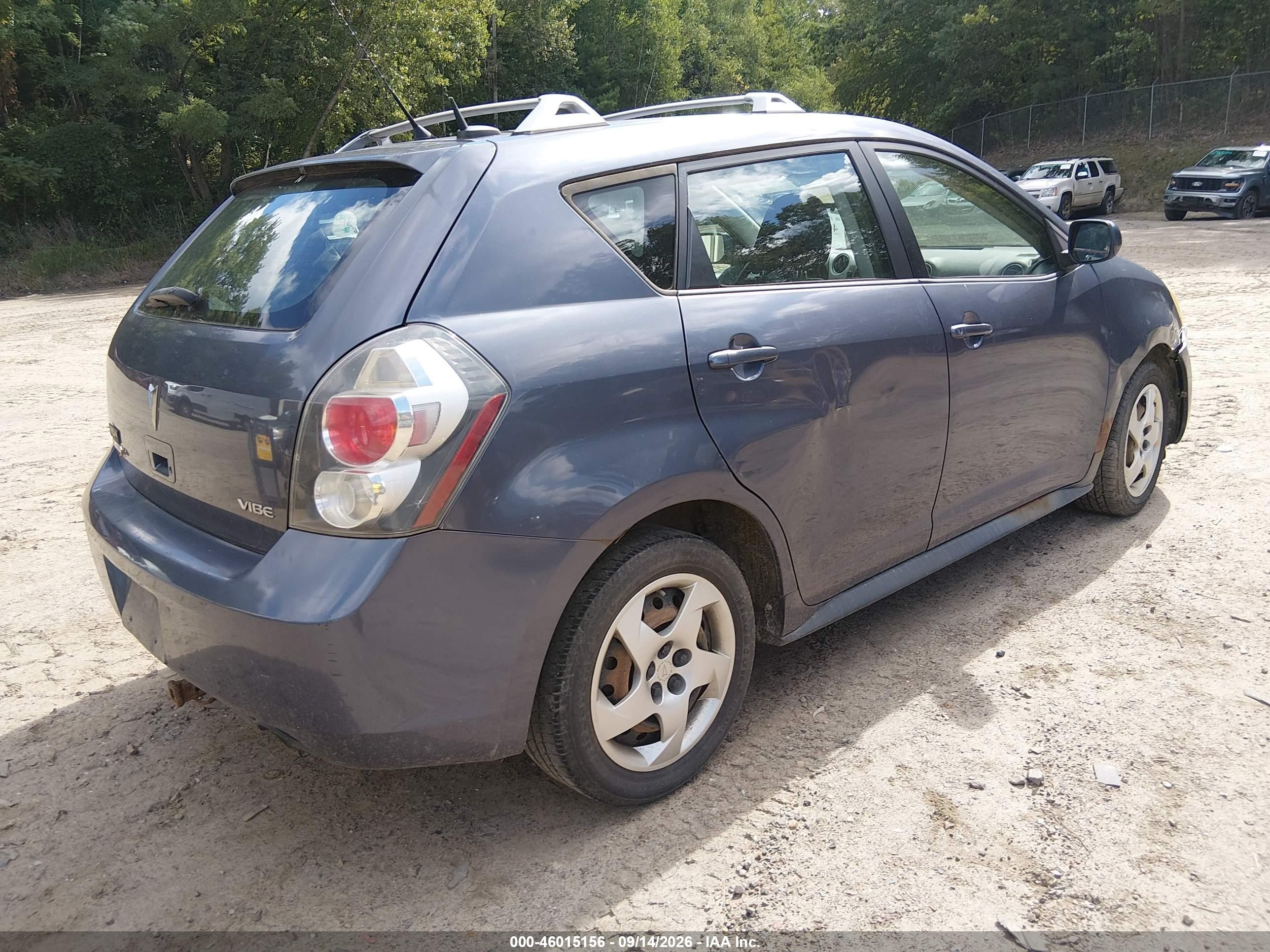 2010 Pontiac Vibe VIN 5Y2SL6E8XAZ404583 IAAI salvage auction — Normal Wear, Original (Vermont), sold $425 on 2026-09-17 (photo 4)