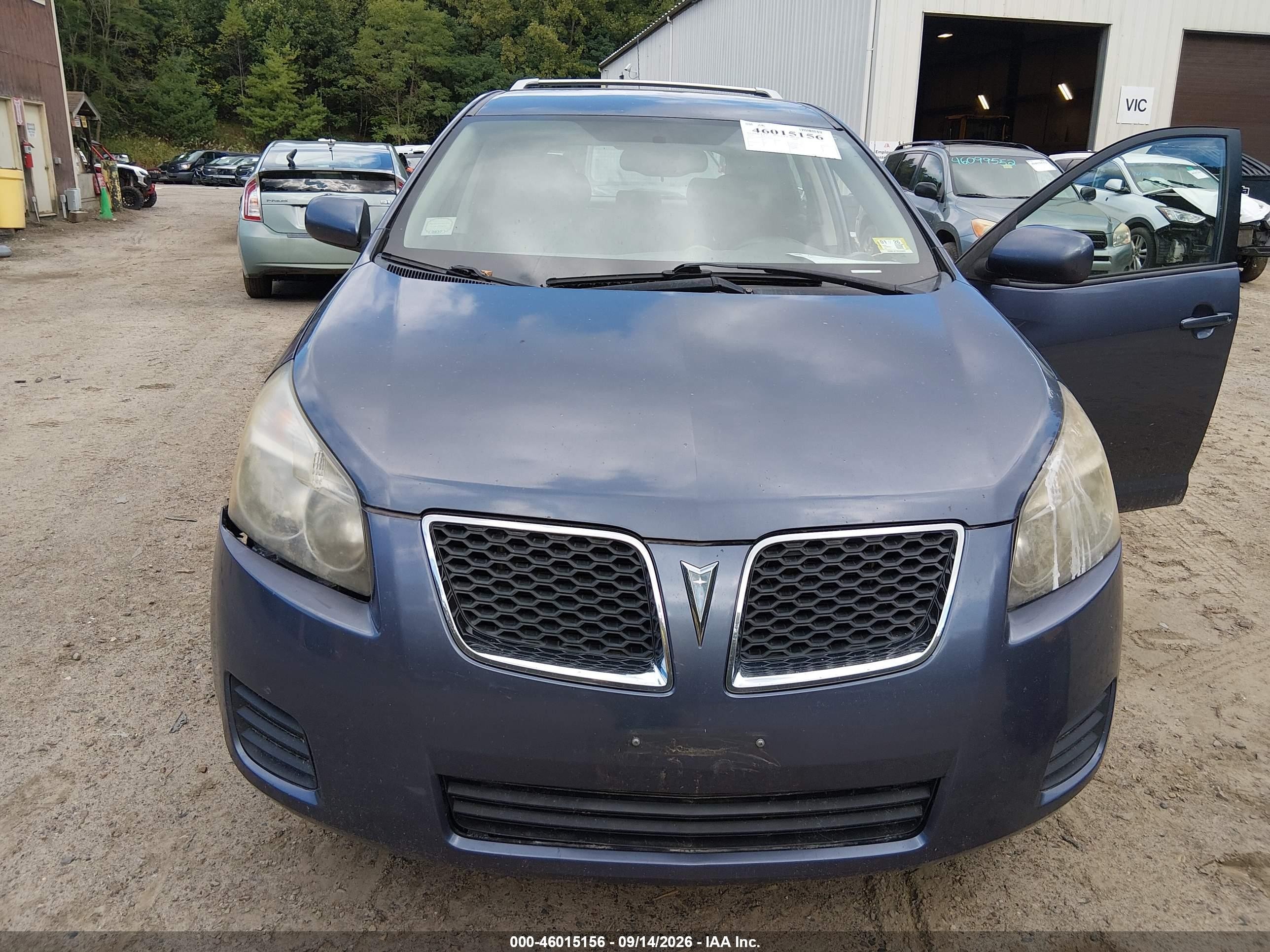 2010 Pontiac Vibe VIN 5Y2SL6E8XAZ404583 IAAI salvage auction — Normal Wear, Original (Vermont), sold $425 on 2026-09-17 (photo 6)