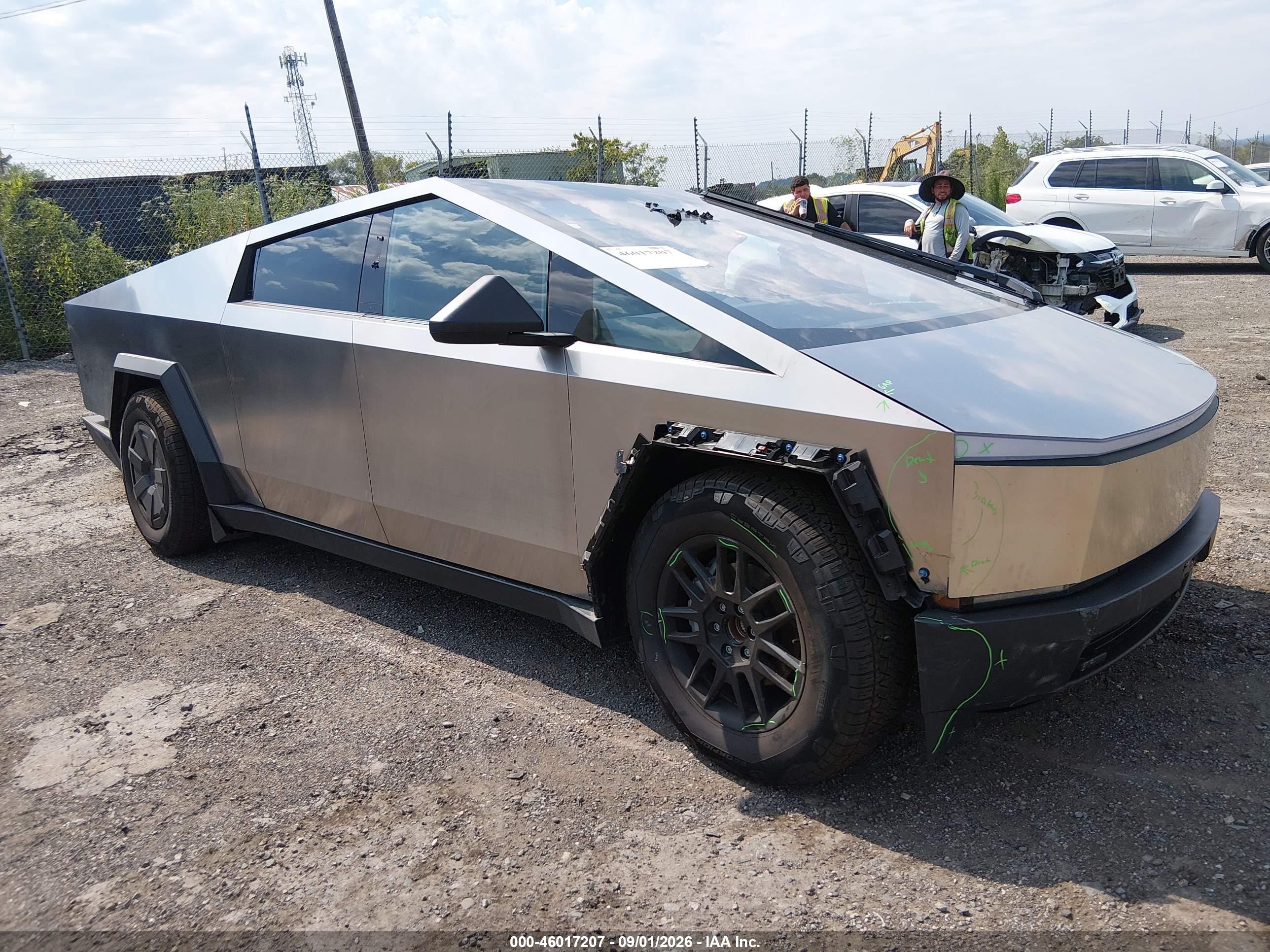 2025 Tesla Cybertruck VIN 7G2CEHED1SA074776 — IAAI salvage auction photo