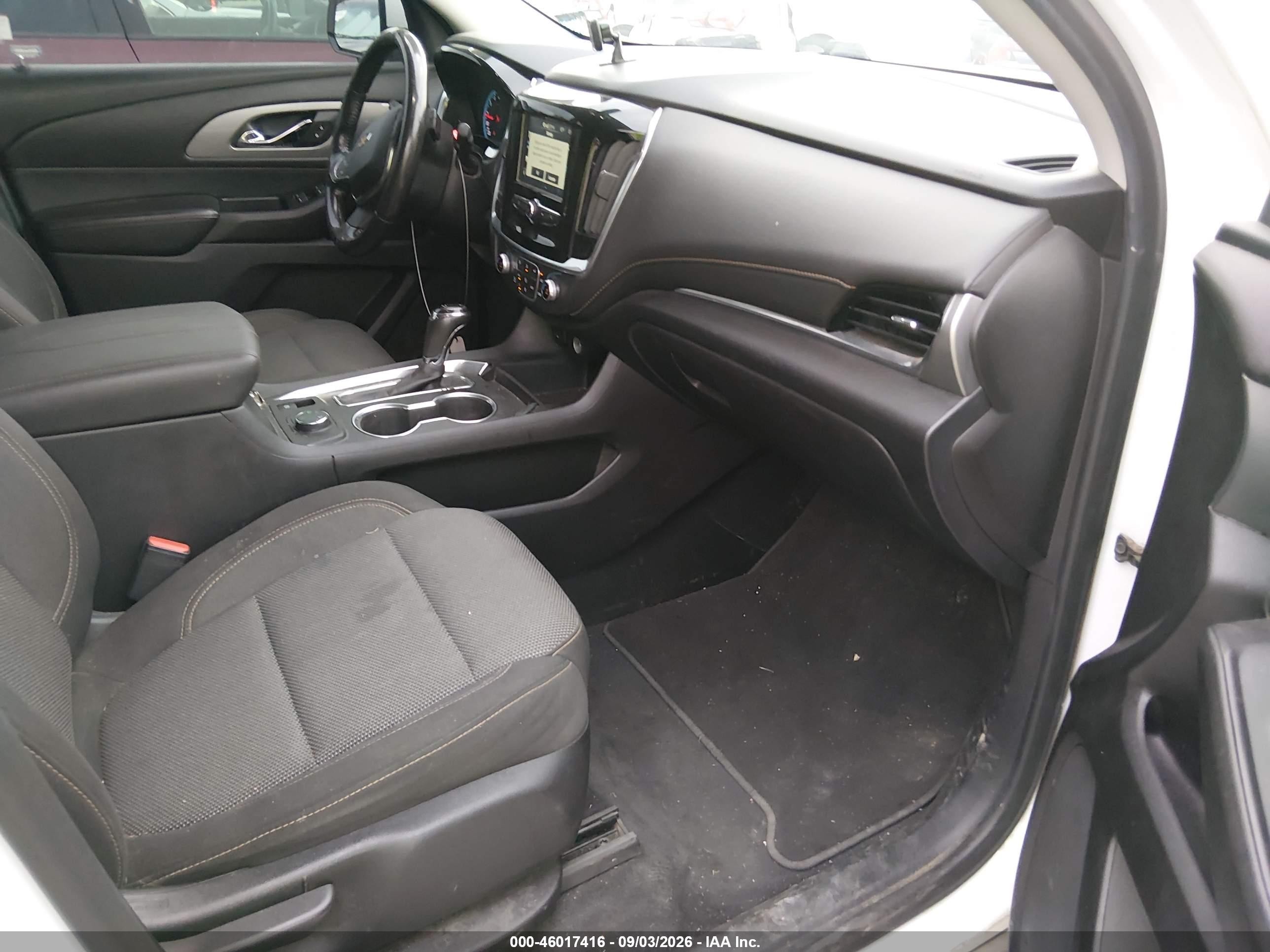 2019 Chevrolet Traverse VIN 1GNEVMKW7KJ243986 IAAI salvage auction — All Over, Clear (Kansas), sold $3,675 on 2026-10-03 (photo 5)