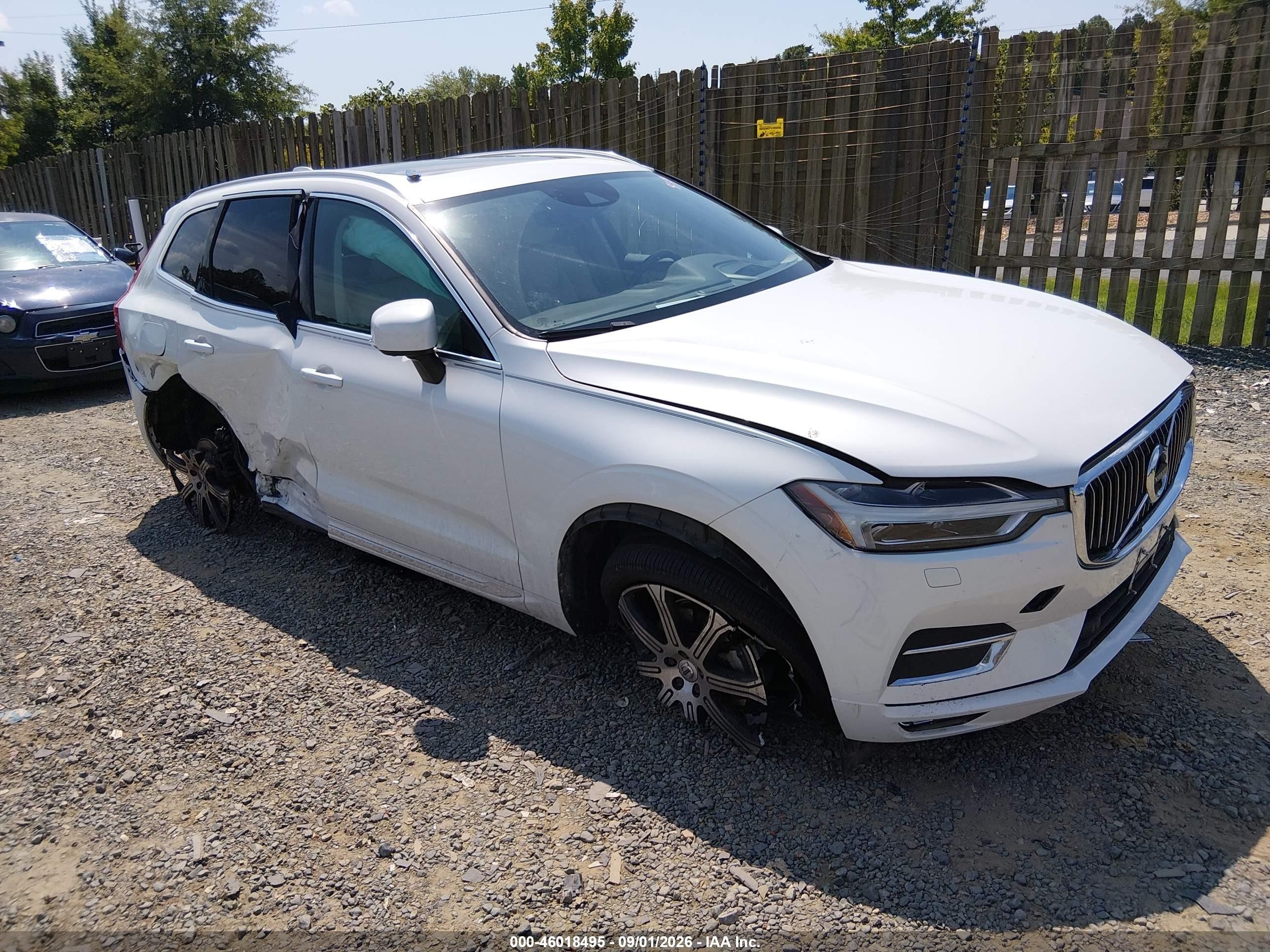 2020 Volvo XC60 VIN YV4102RL7L1512282 IAAI salvage auction — Side, Salvage (Virginia), sold $5,700 on 2026-09-12 (photo 1)