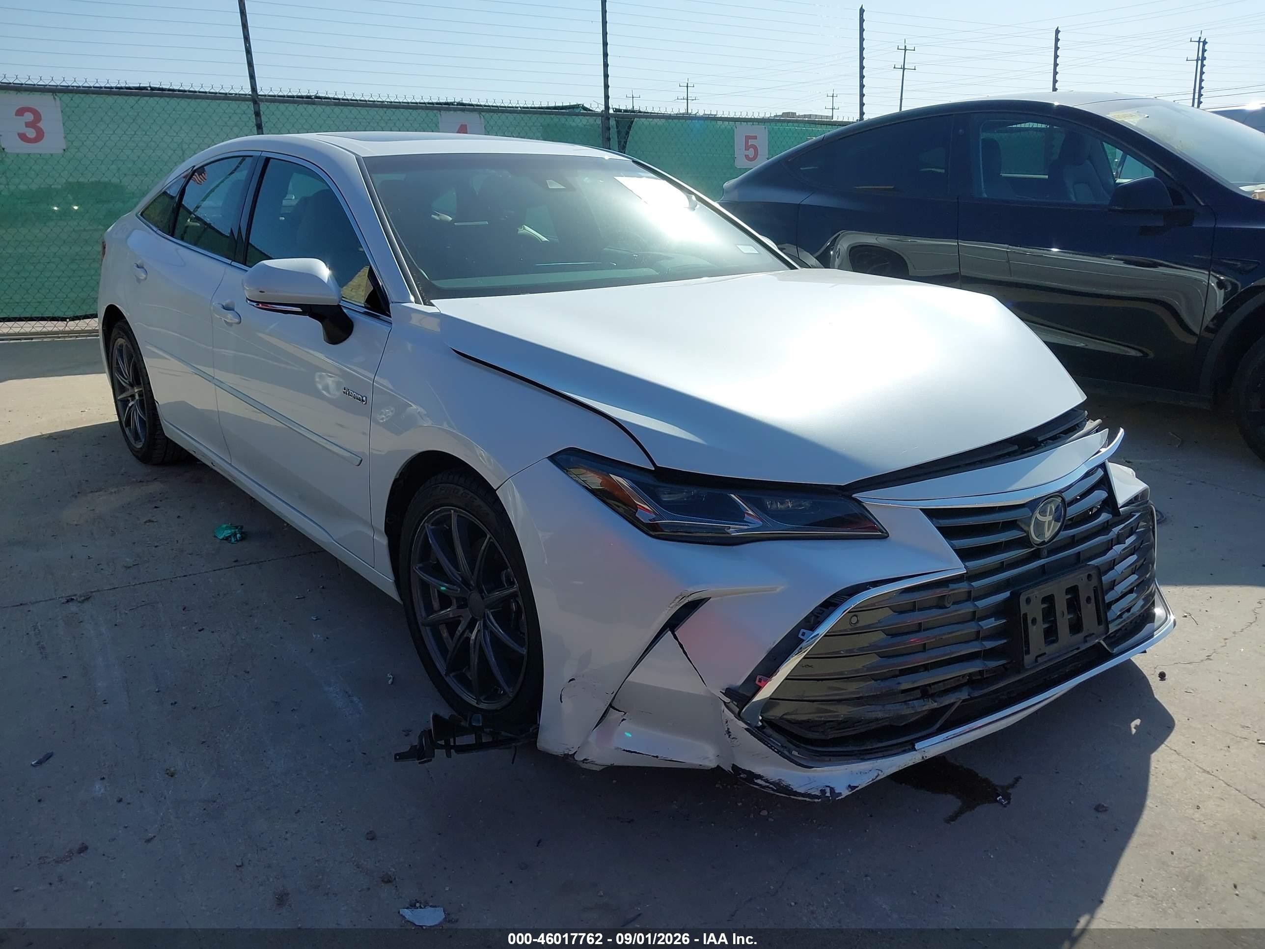 2019 Toyota Avalon Hybrid VIN 4T1B21FB1KU011906 — IAAI salvage auction photo