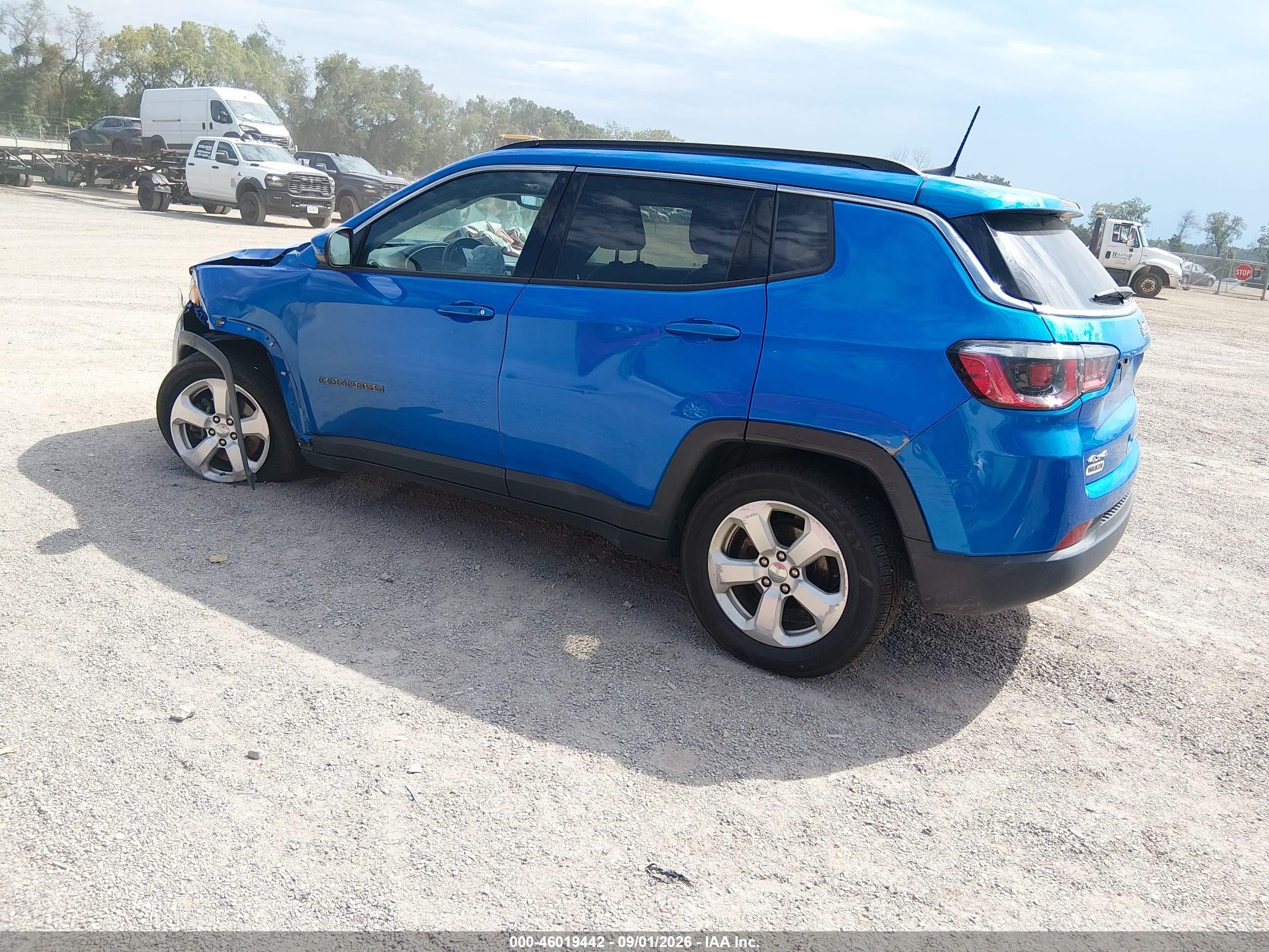 2019 Jeep Compass VIN 3C4NJDBB2KT656120 IAAI salvage auction — Side, Salvage (Ohio), sold $1,275 on 2026-10-03 (photo 3)