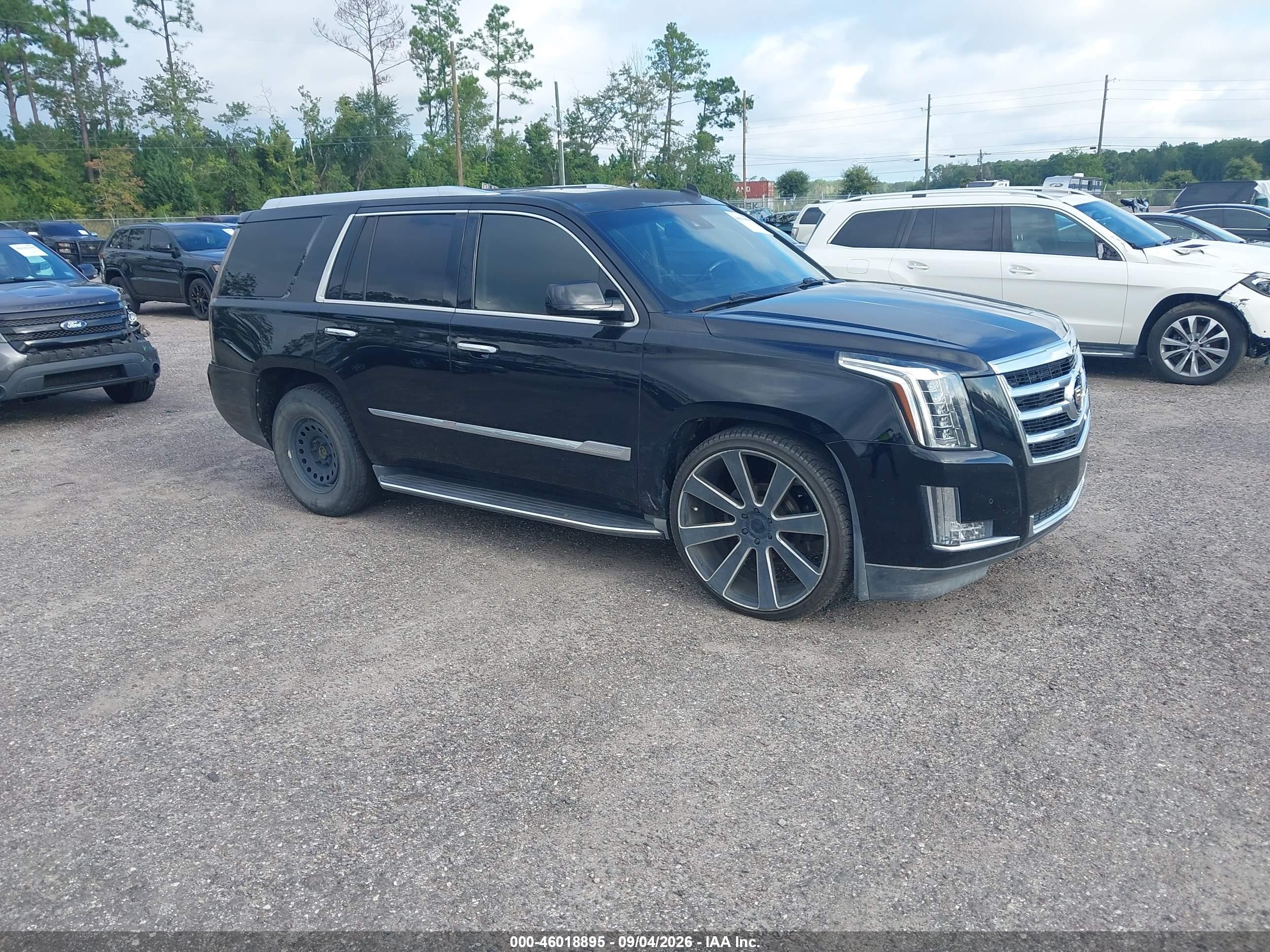 2015 Cadillac Escalade VIN 1GYS3BKJ2FR211345 — IAAI salvage auction photo
