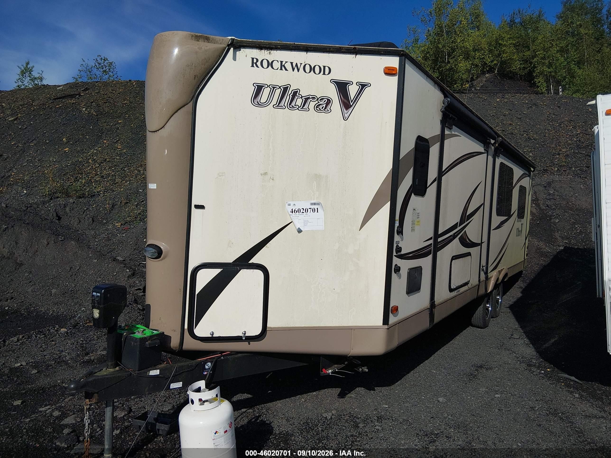 2016 Rockwood Ultra VIN 4X4TRLC27GZ142749 IAAI salvage auction — Normal Wear, Clear (Pennsylvania), sold $5,000 on 2026-10-01 (photo 2)