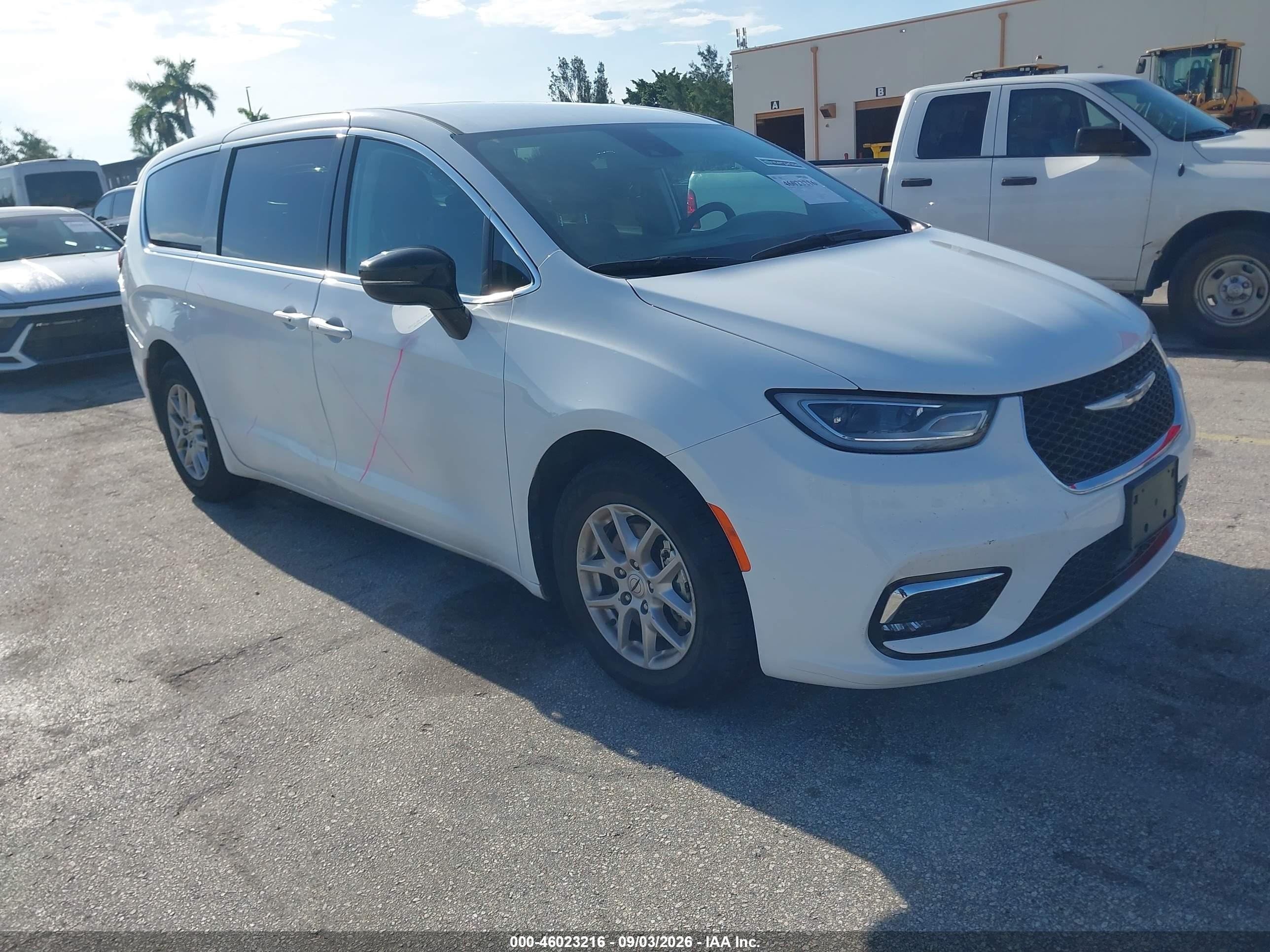 2024 Chrysler Pacifica VIN 2C4RC1BG4RR149643 IAAI salvage auction — Side, Enterprise Vehicles Clear Only (New Jersey), sold $10,300 on 2026-09-06 (photo 1)