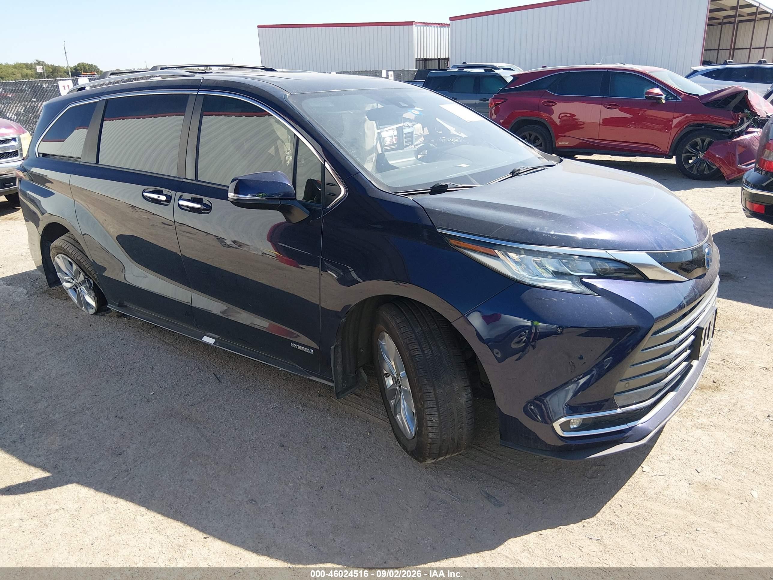 2021 Toyota Sienna VIN 5TDZRKEC7MS021362 — IAAI salvage auction photo