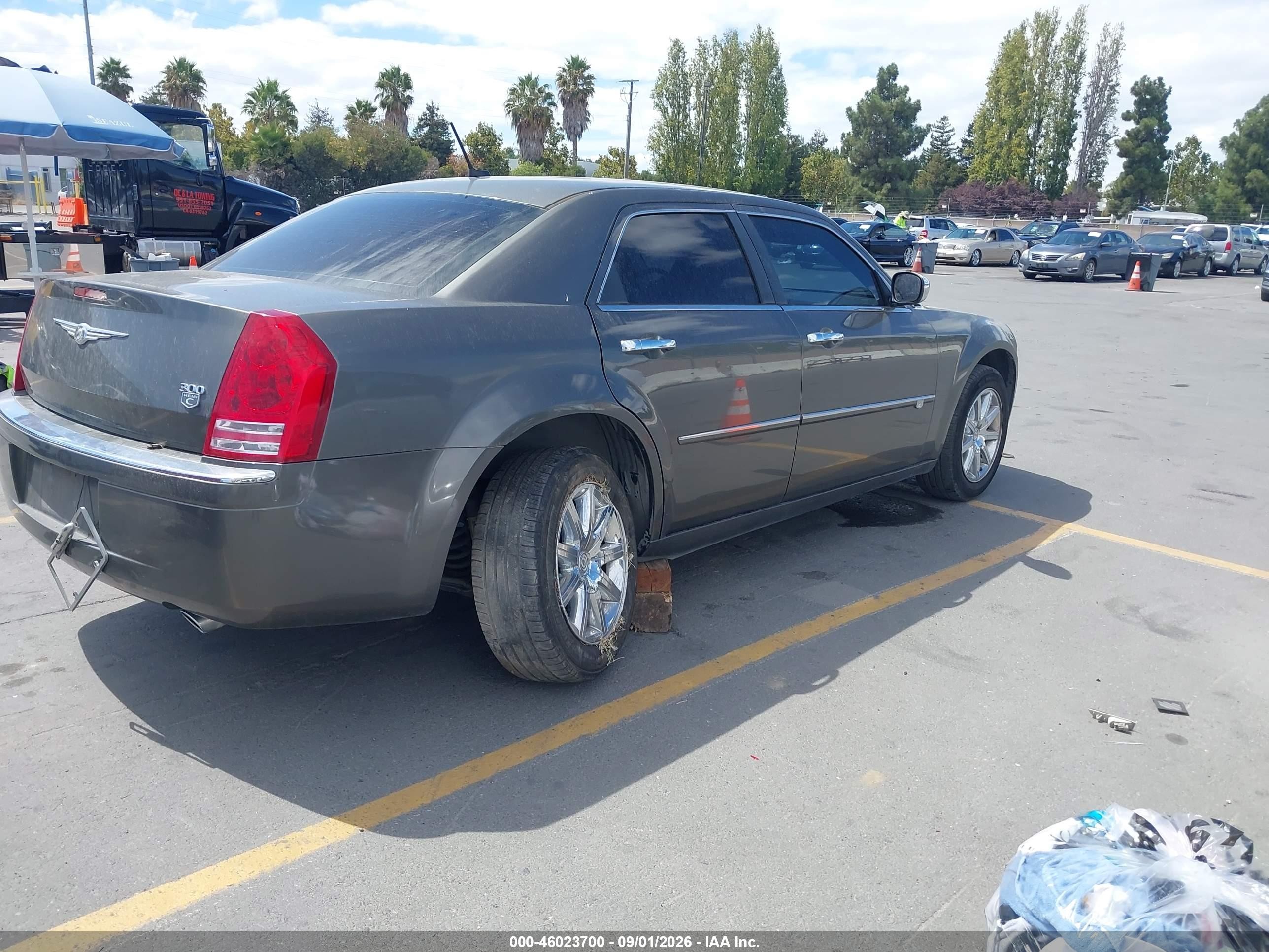 2008 Chrysler 300 VIN 2C3KA63H68H320588 IAAI salvage auction — Rear End, Salvage (California), sold $700 on 2026-09-14 (photo 4)