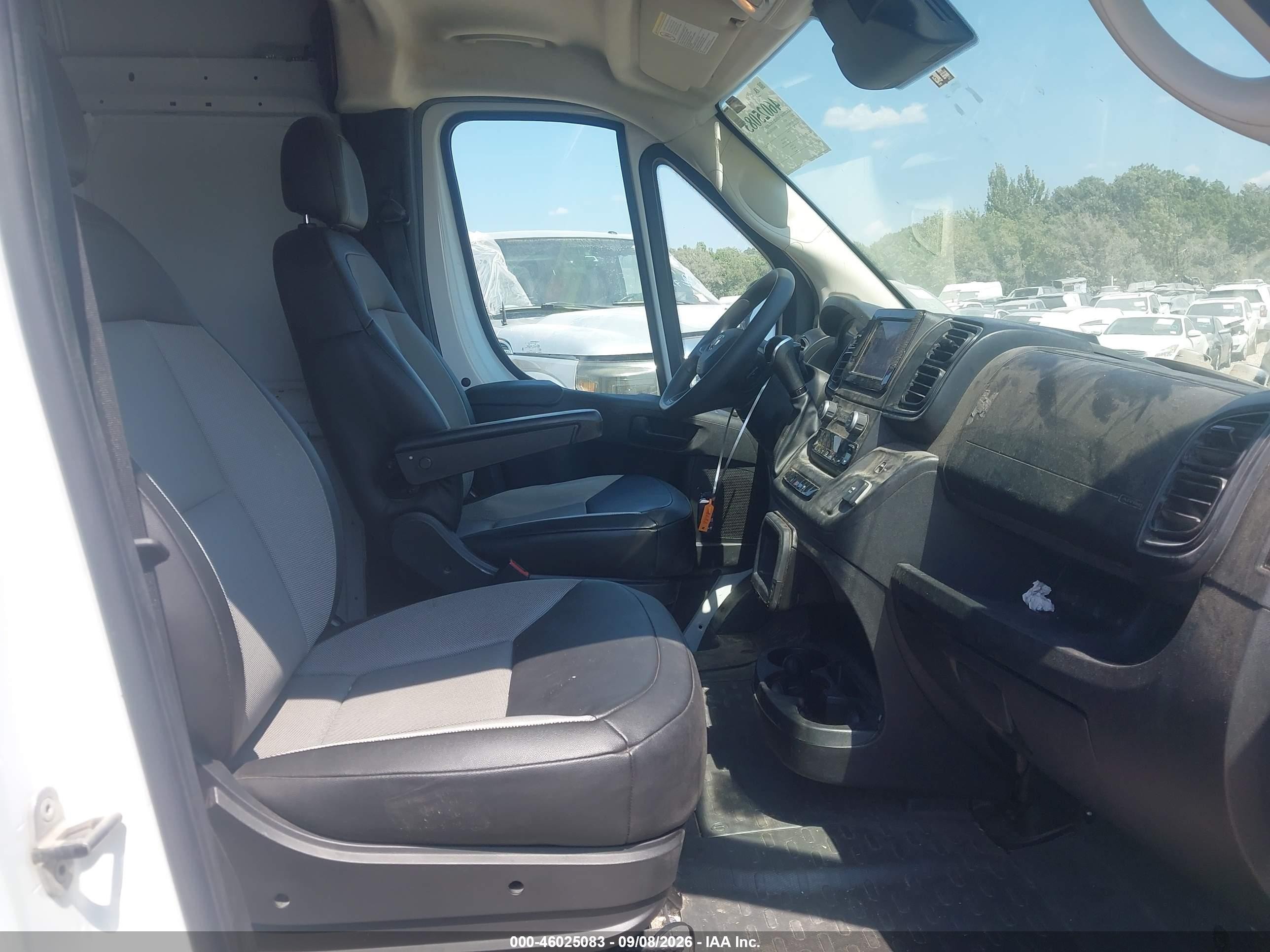 2024 Ram ProMaster 2500 VIN 3C6LRVCG9RE126510 IAAI salvage auction — Side, Enterprise Vehicles Clear Only (Oklahoma), sold $16,700 on 2026-09-11 (photo 5)