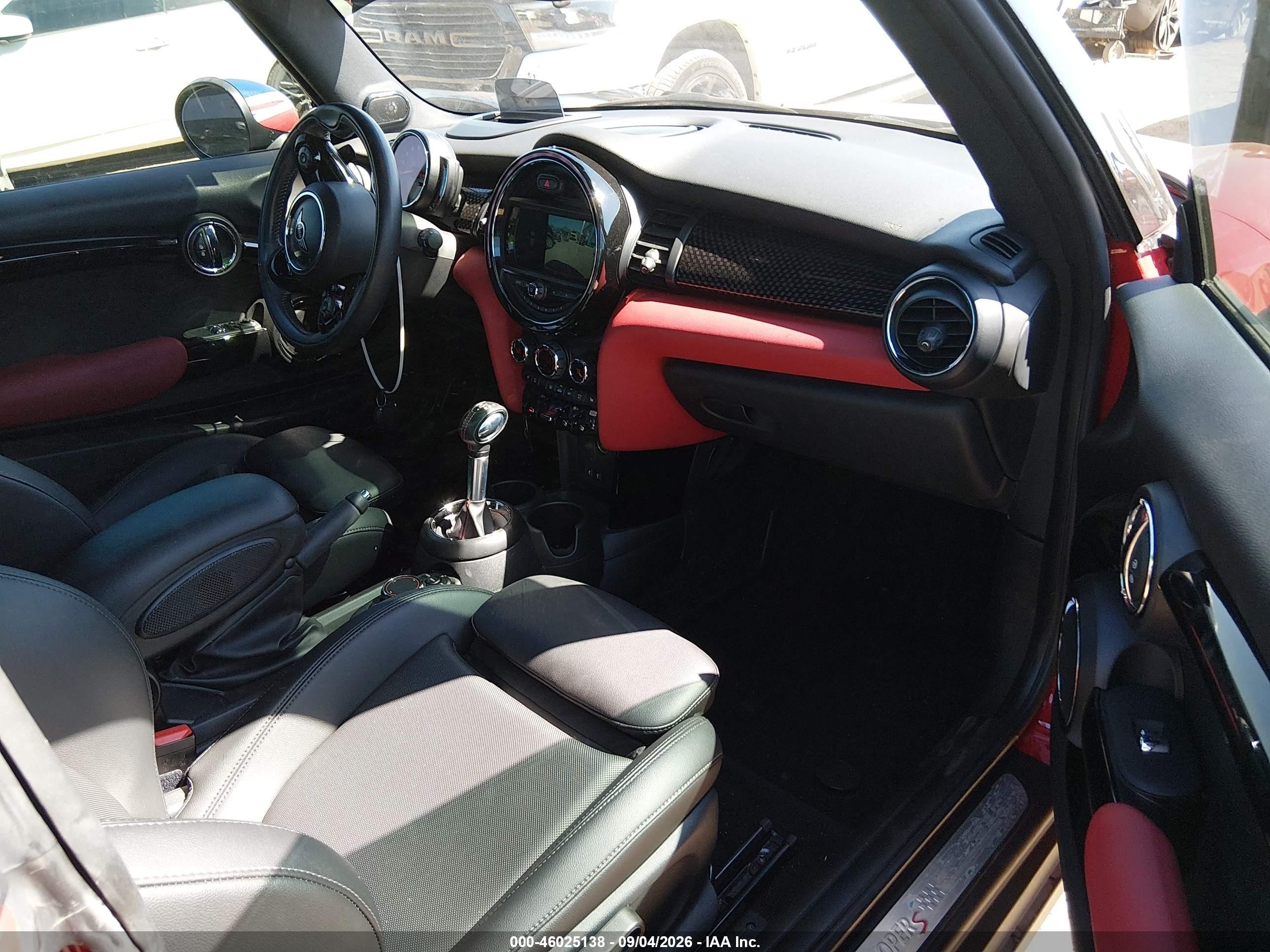 2019 Mini Hardtop VIN WMWXP7C58K2A49433 IAAI salvage auction — Unknown, Salvage (California), sold $3,400 on 2026-10-06 (photo 5)
