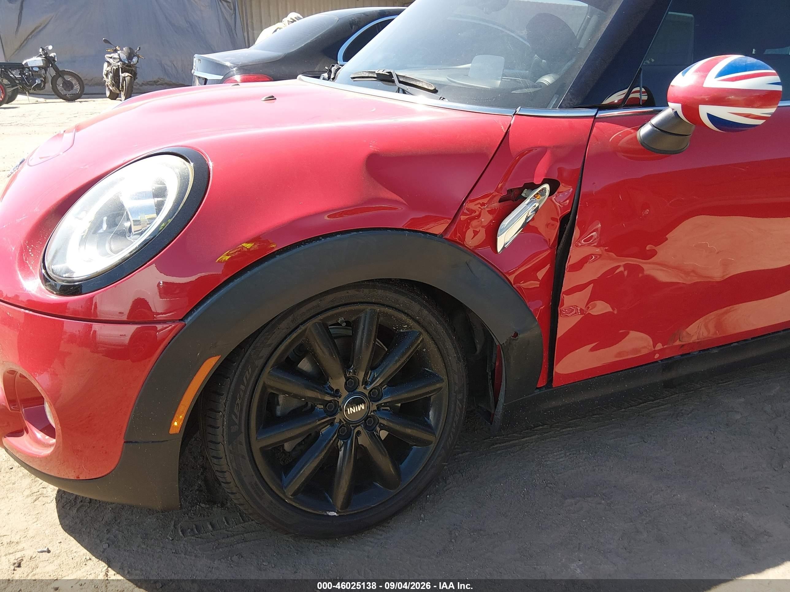 2019 Mini Hardtop VIN WMWXP7C58K2A49433 IAAI salvage auction — Unknown, Salvage (California), sold $3,400 on 2026-10-06 (photo 6)