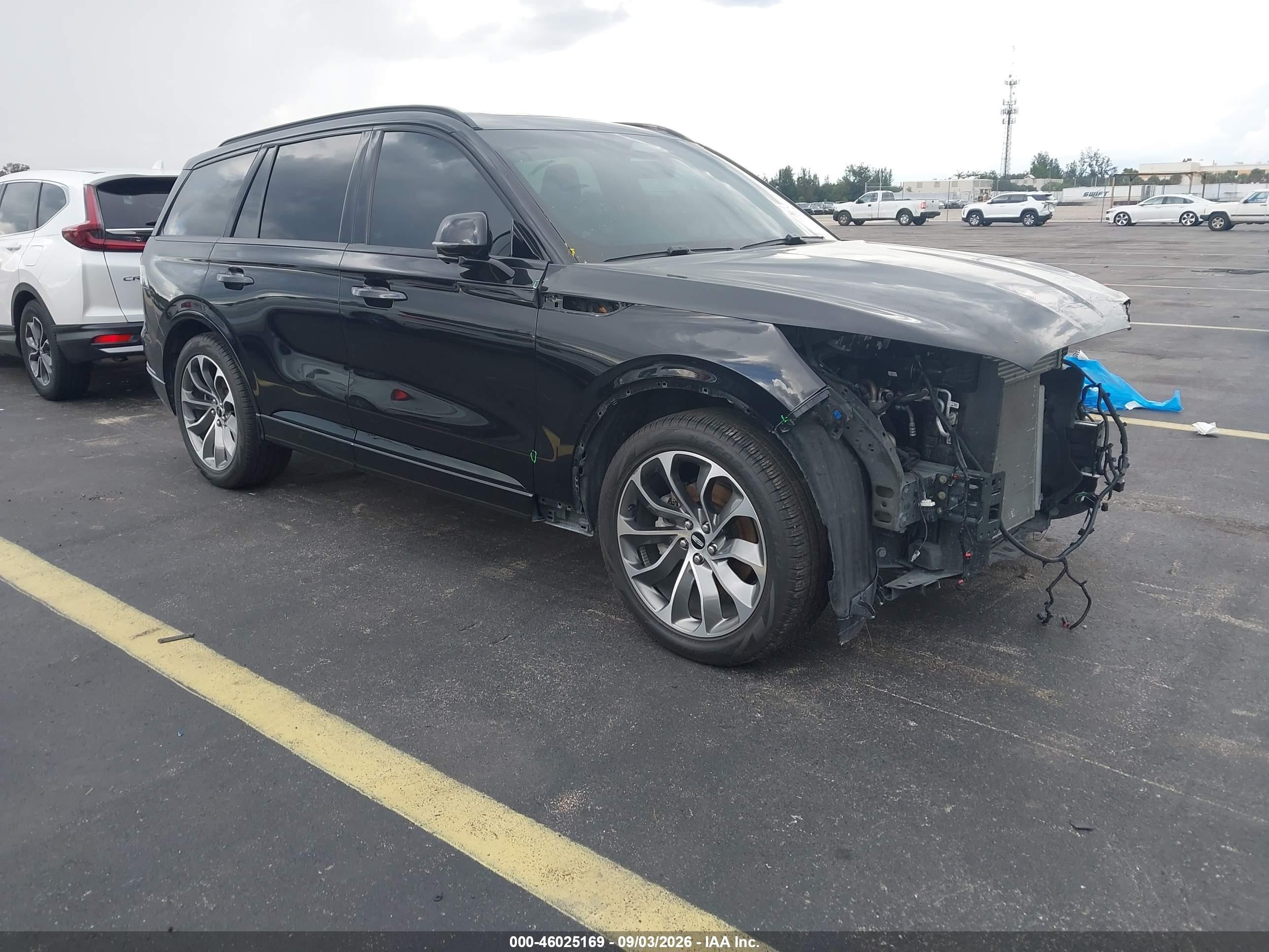 2025 Lincoln Aviator VIN 5LM5J6WC4SGL28791 — IAAI salvage auction photo