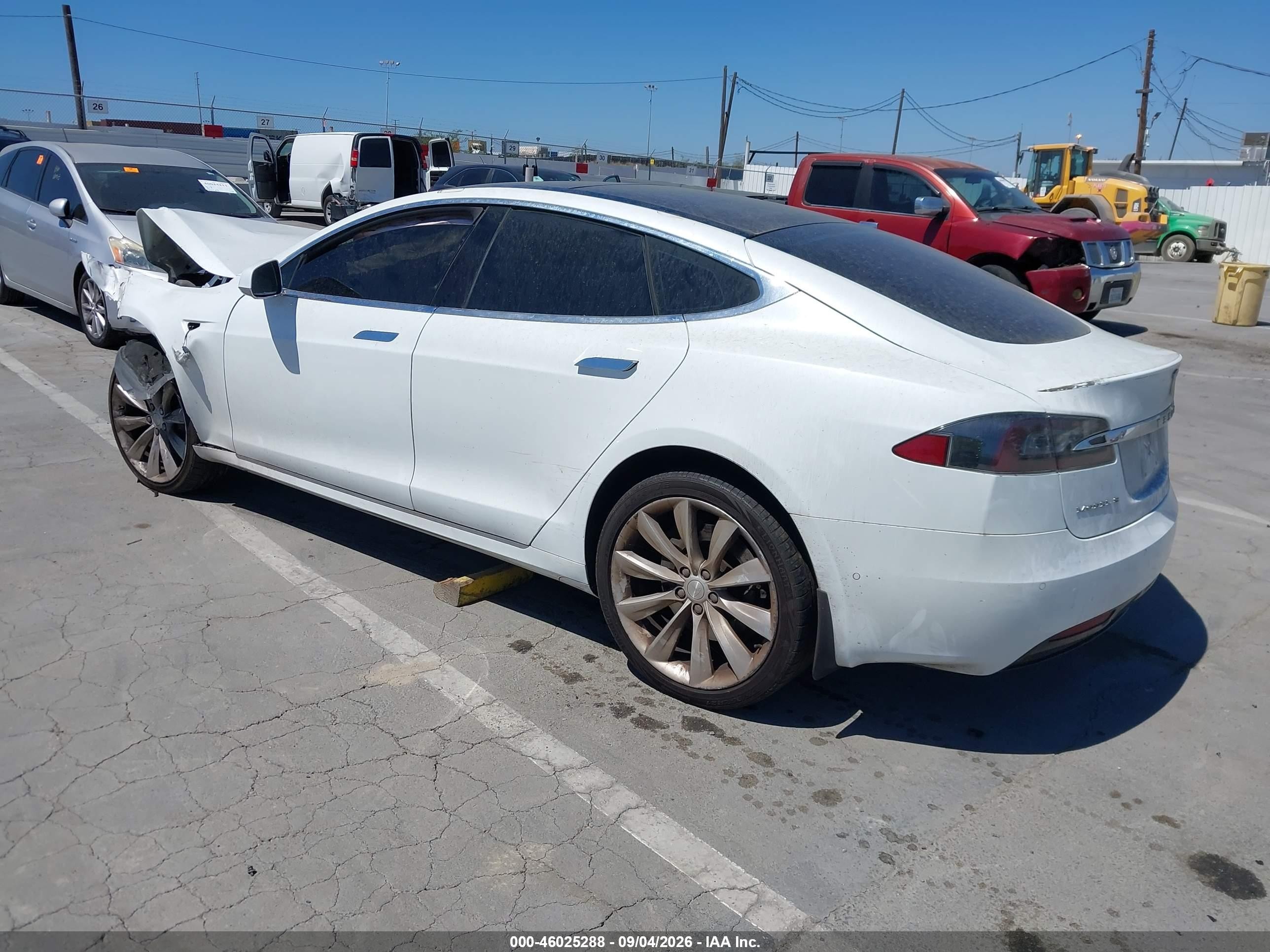 2016 Tesla Model s VIN 5YJSA1E15GF159945 IAAI salvage auction — Front End, Wait Title, sold $2,300 on 2026-09-20 (photo 3)