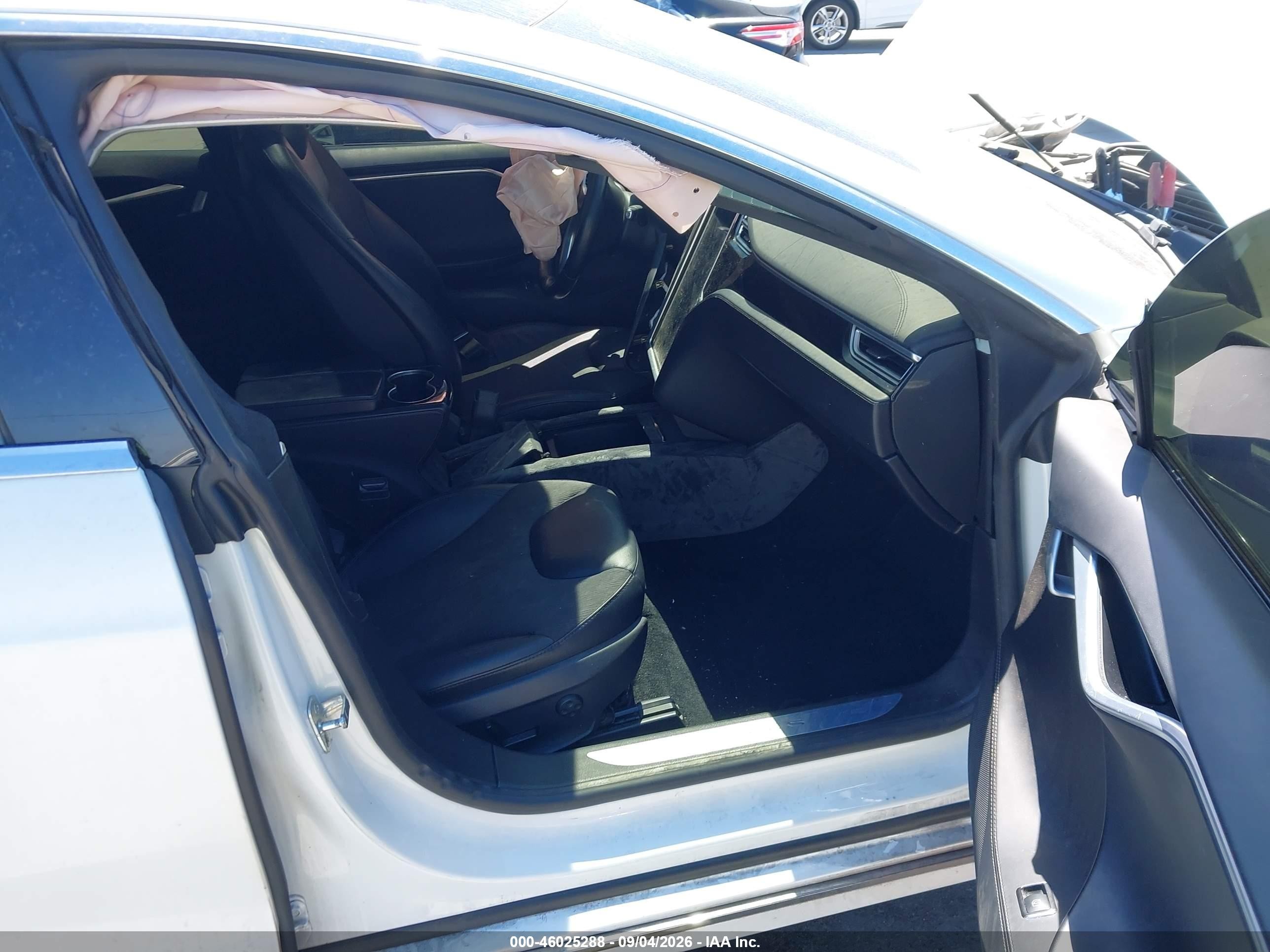 2016 Tesla Model s VIN 5YJSA1E15GF159945 IAAI salvage auction — Front End, Wait Title, sold $2,300 on 2026-09-20 (photo 5)