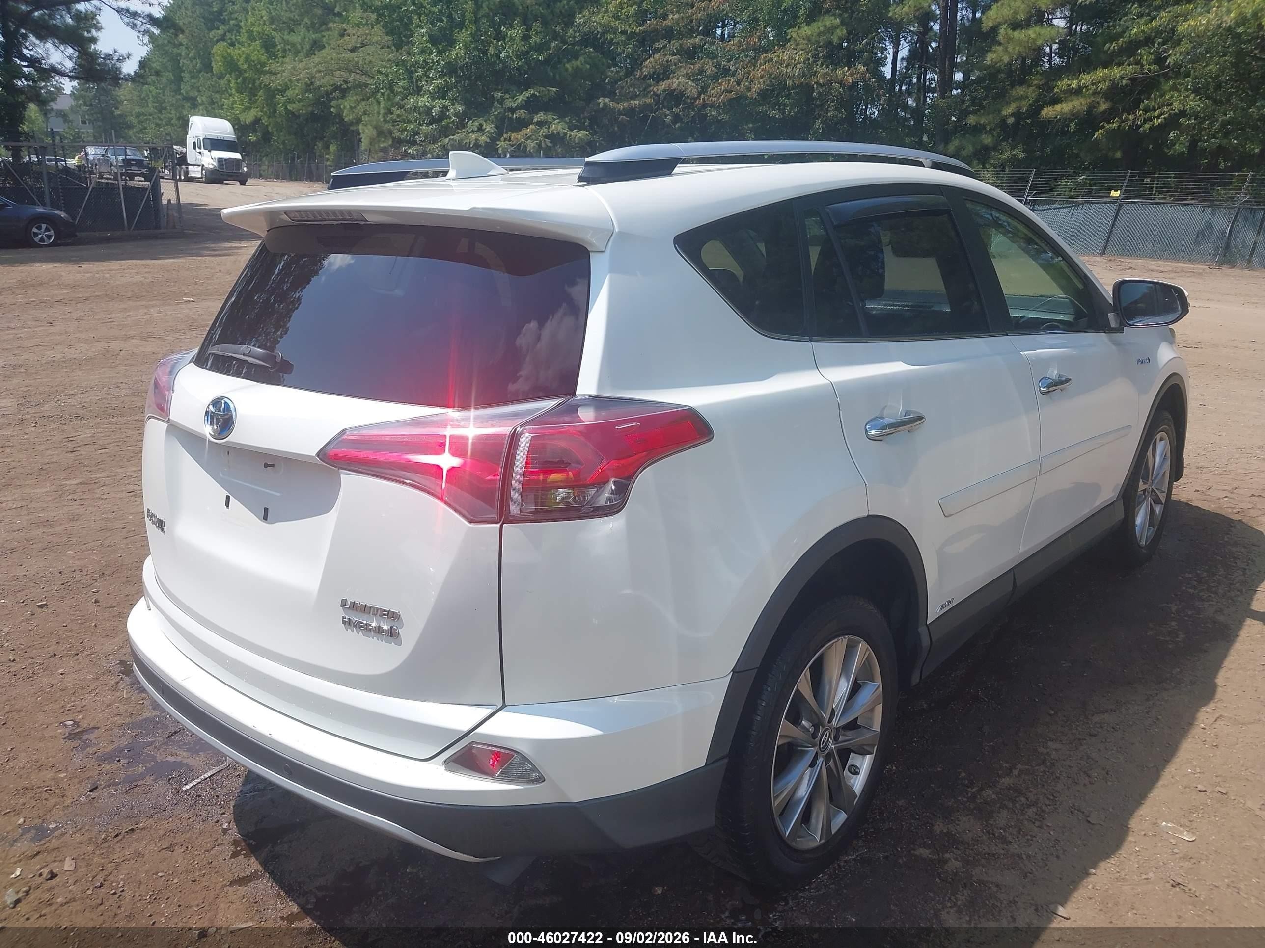 2016 Toyota Rav 4 VIN JTMDJREV2GD052286 IAAI salvage auction — Side, Salvage (Virginia), sold $7,400 on 2026-09-23 (photo 4)