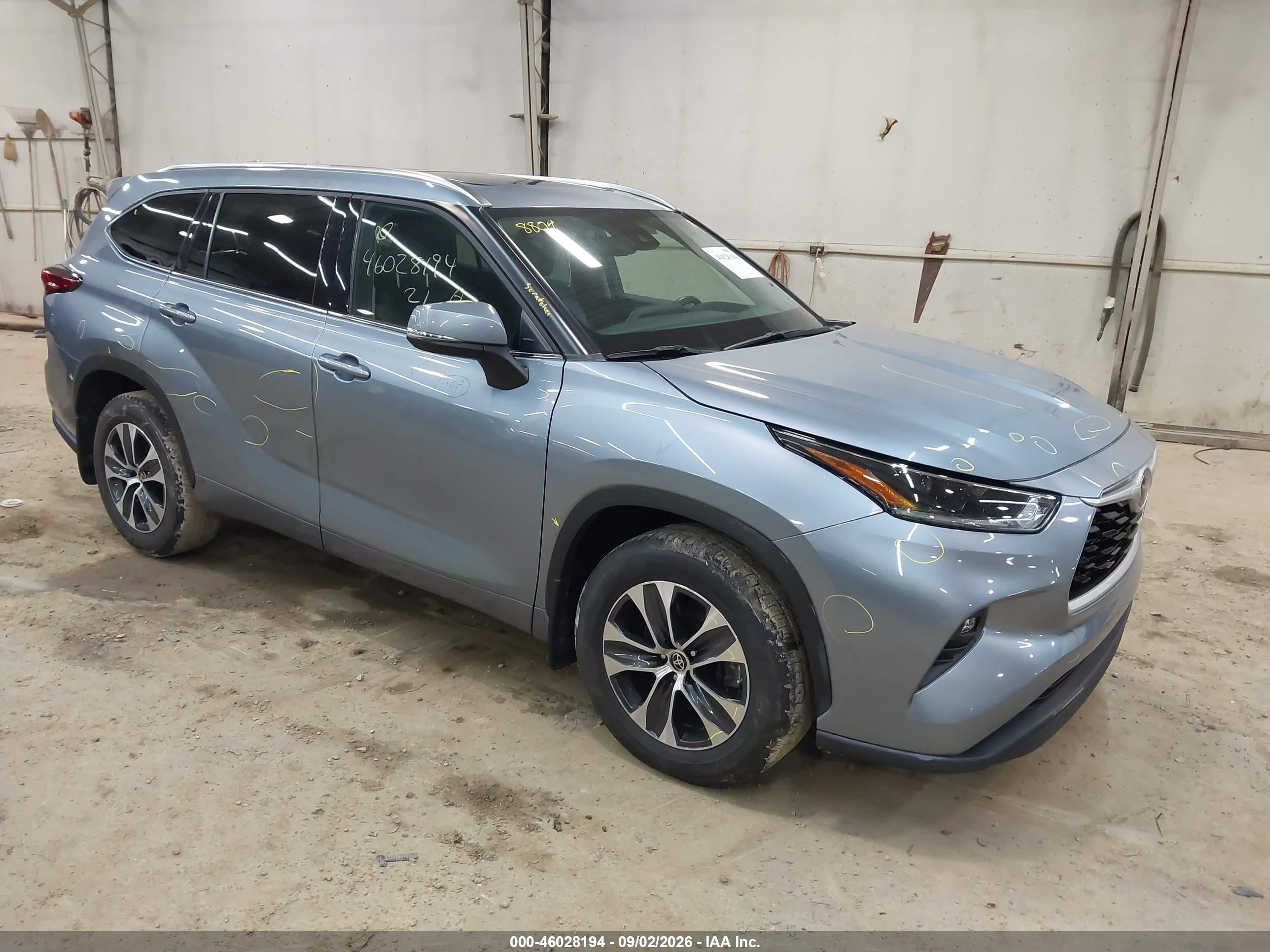 2021 Toyota Highlander VIN 5TDGZRBH5MS155481 — IAAI salvage auction photo