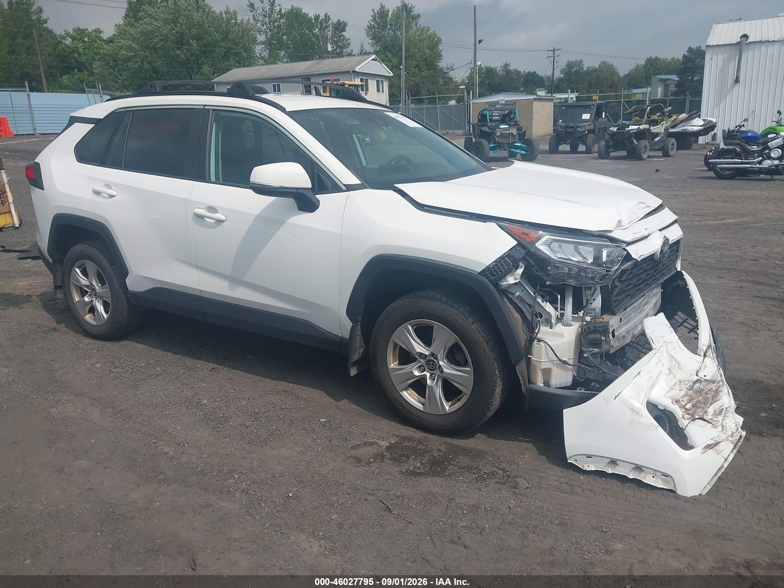 2021 Toyota RAV4 VIN 2T3P1RFV0MW153109 — IAAI salvage auction photo