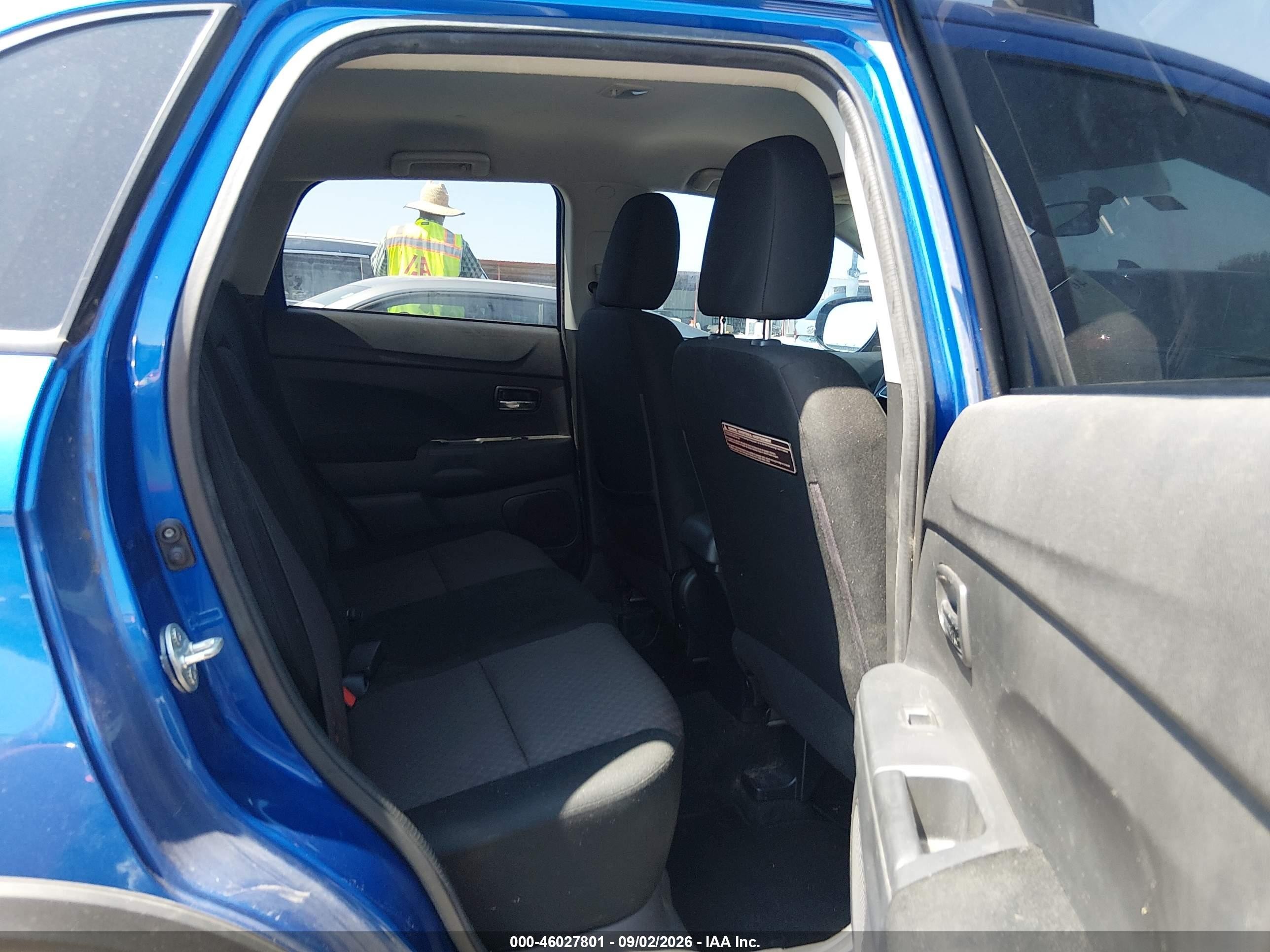 2017 Mitsubishi Outlander VIN JA4AP3AW2HZ032986 IAAI salvage auction — Normal Wear, Original (Texas), sold $1,875 on 2026-09-08 (photo 8)