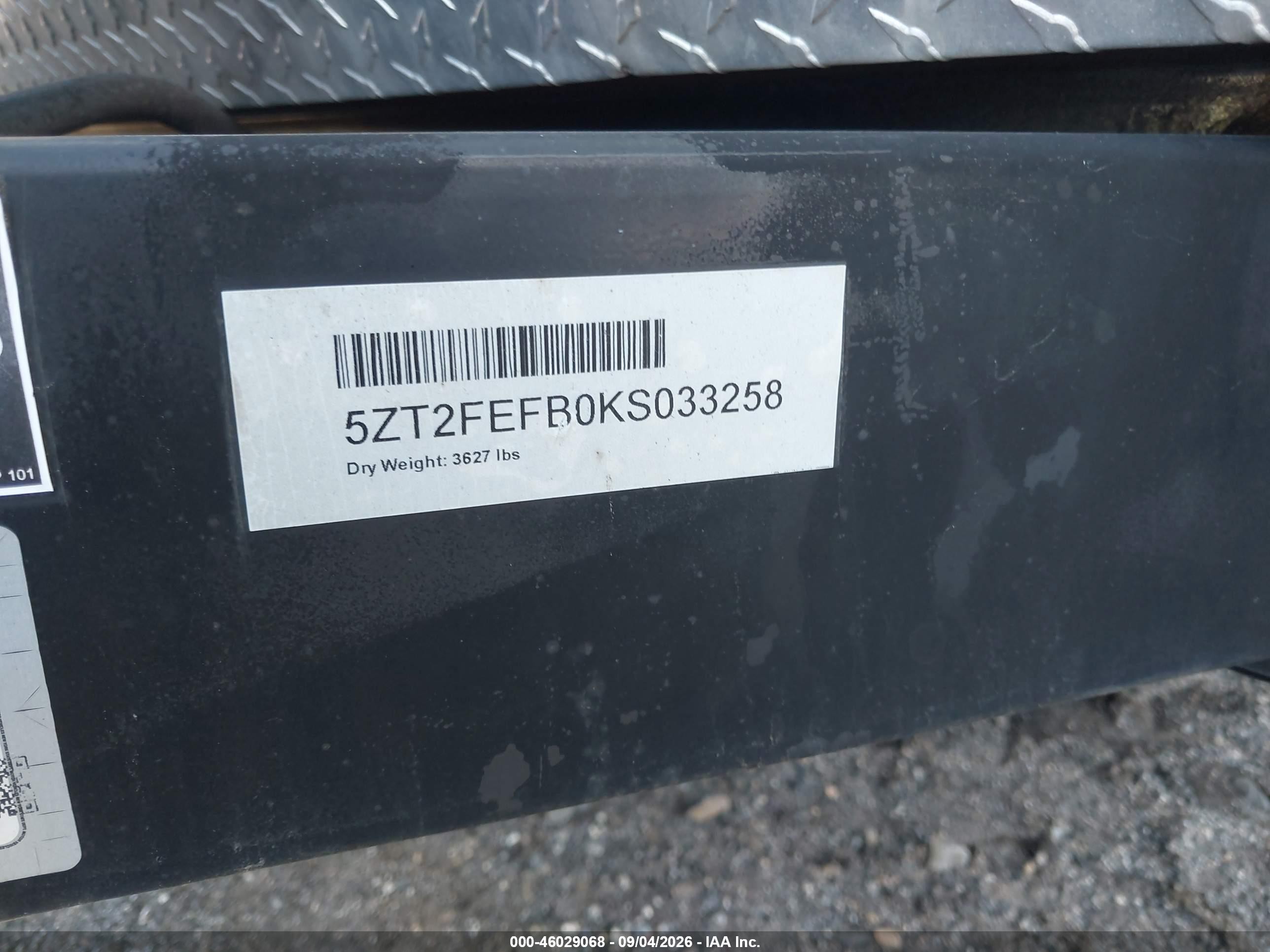 2019 Coachmen Freedom Express VIN 52T2FEFB0KS033258 IAAI salvage auction — Unknown, Mv-907A (New York), sold $2,500 on 2026-09-29 (photo 9)