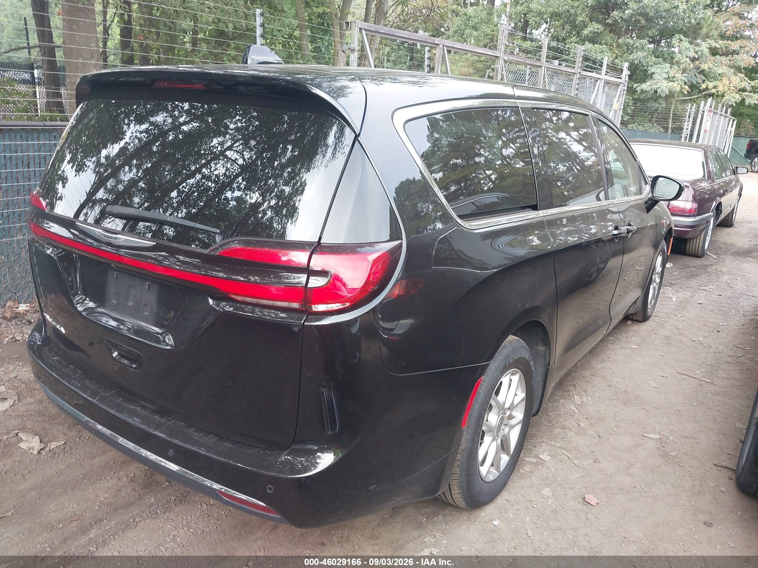 2024 Chrysler Pacifica VIN 2C4RC1BG2RR149463 IAAI salvage auction — Front End, Enterprise Vehicles Clear Only (California), sold $10,100 on 2026-09-06 (photo 4)