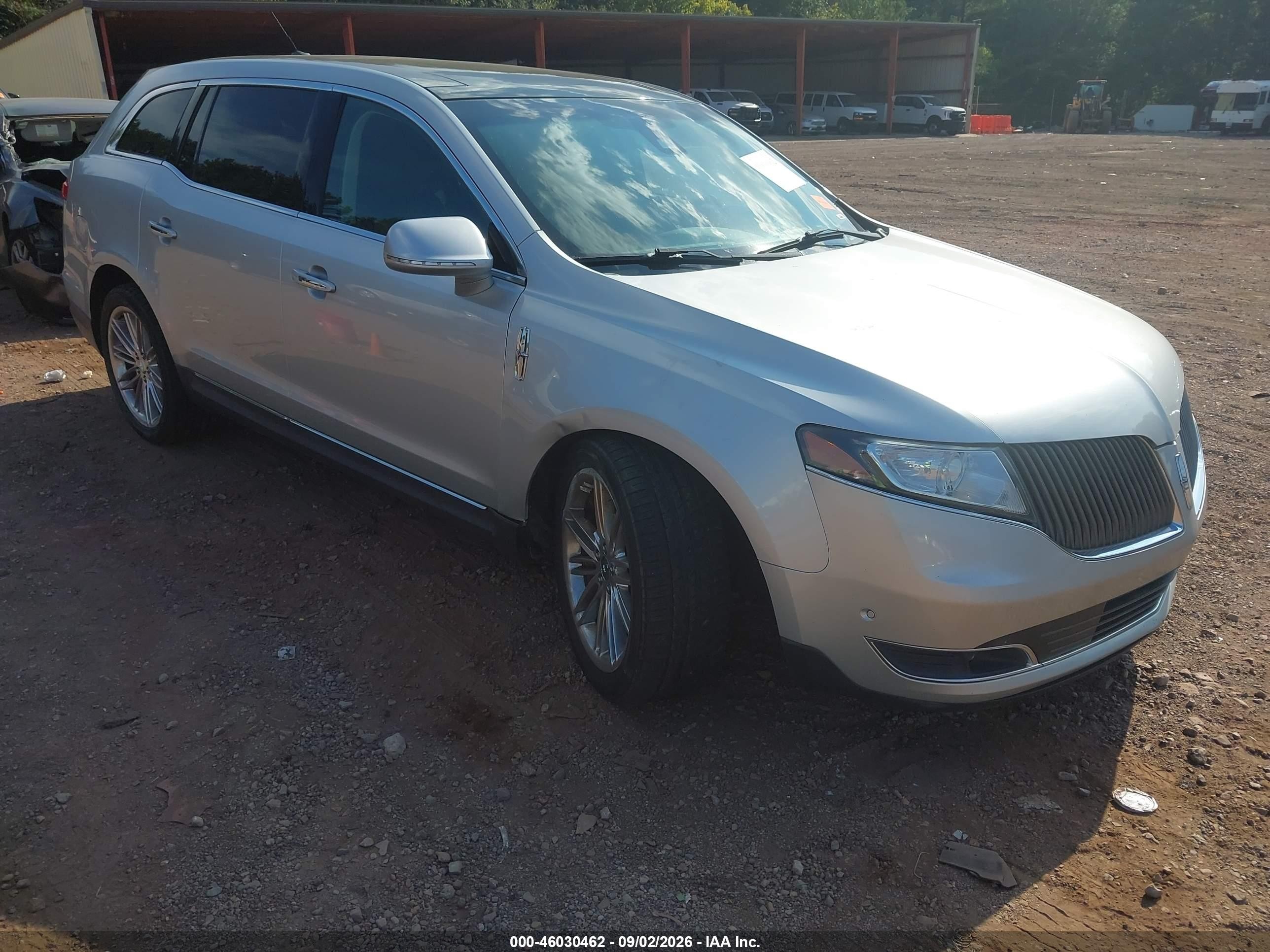 2015 Lincoln Mkt VIN 2LMHJ5AT2FBL00975 IAAI salvage auction — Unknown, Salvage (Alabama), sold $725 on 2026-10-20 (photo 1)