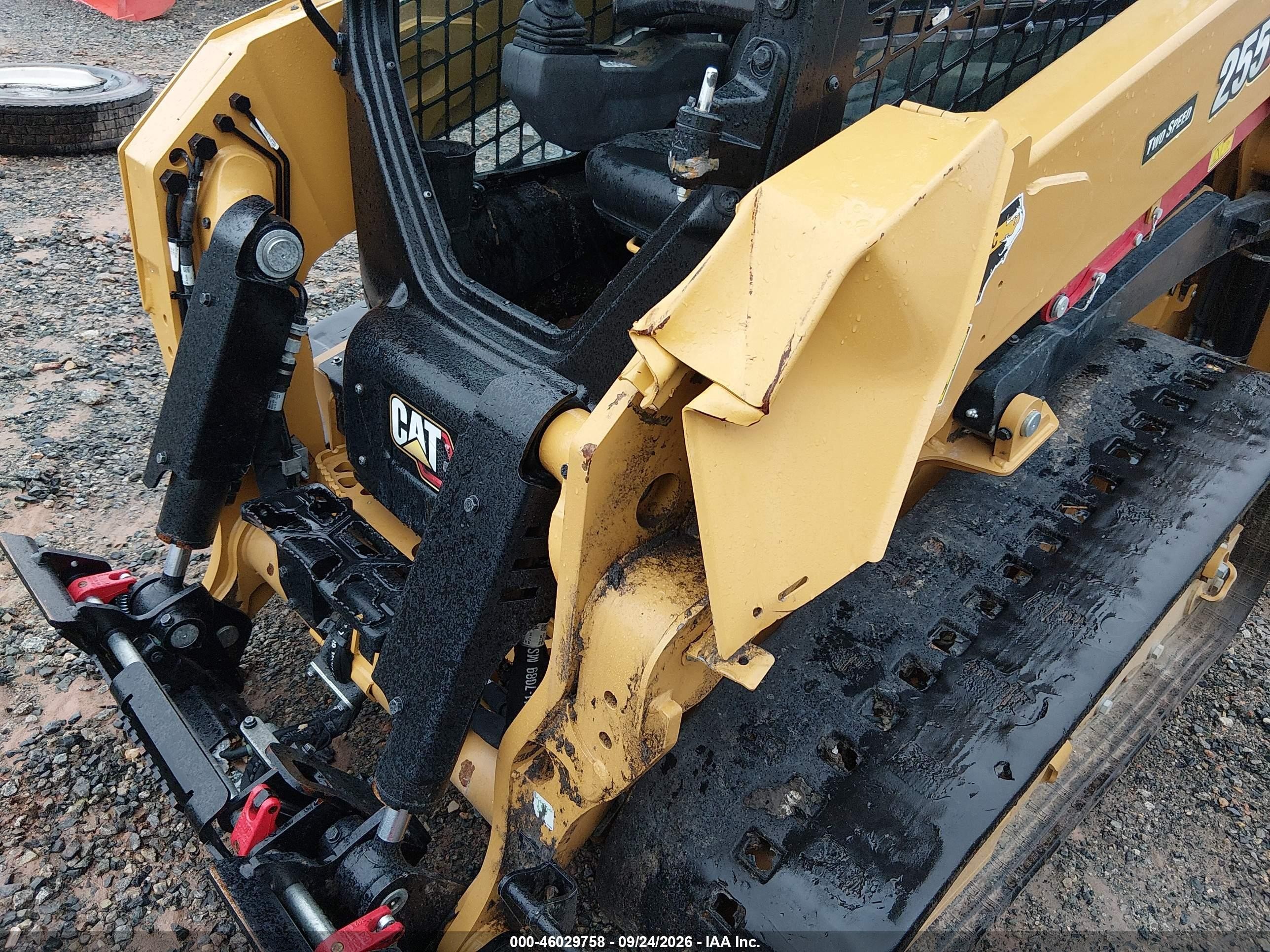 2026 Caterpillar 255 Track Loader VIN CAT00255CFL716447 IAAI salvage auction — Front End, Bill Of Sale (North Carolina), sold $25,100 on 2026-09-30 (photo 6)