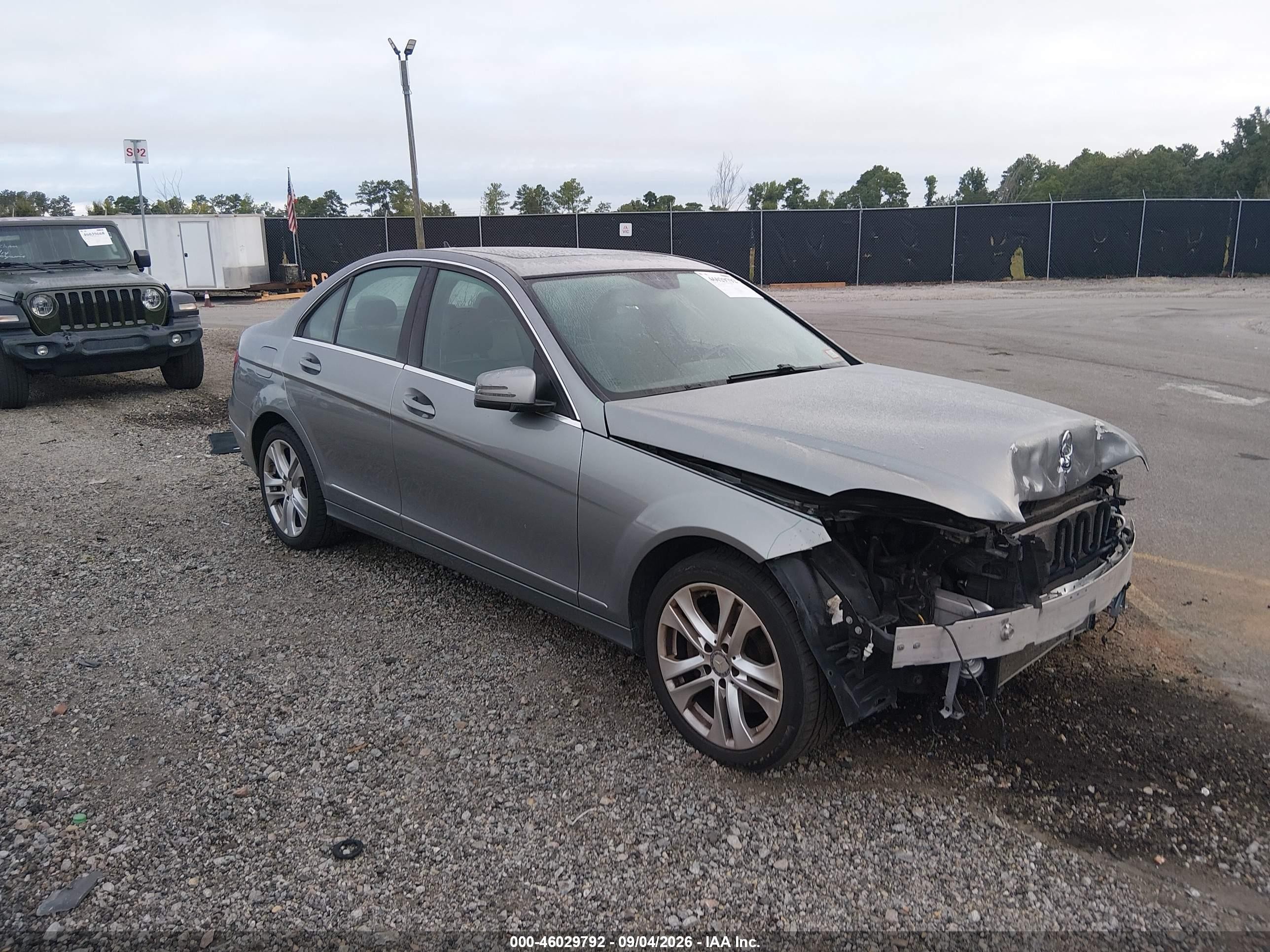 2014 Mercedes-benz C-klasse VIN WDDGF8AB3EA943261 IAAI salvage auction — Front End, Salvage (South Carolina), sold $1,300 on 2026-10-08 (photo 1)