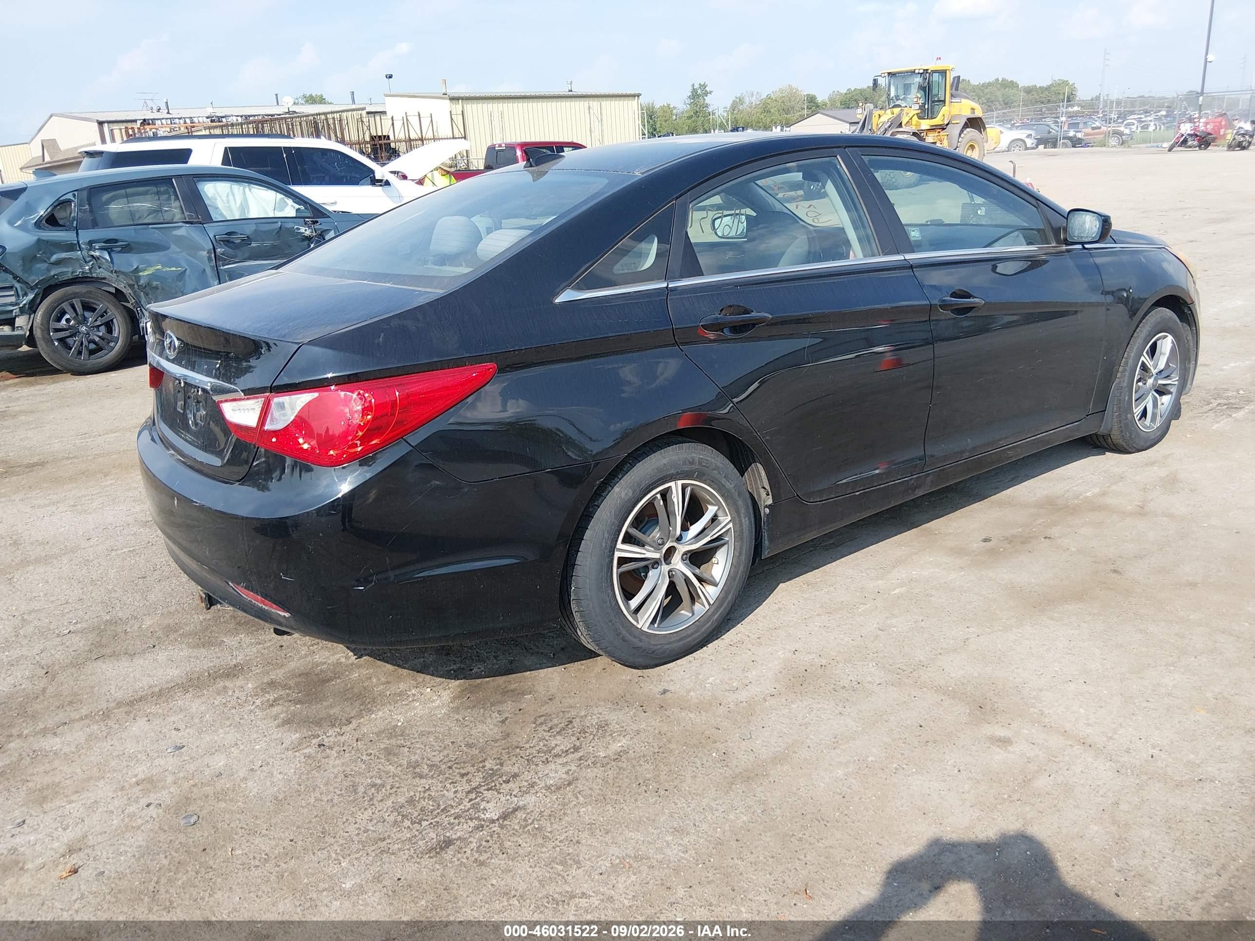 2013 Hyundai Sonata VIN 5NPEB4ACXDH648406 IAAI salvage auction — Unknown, Clear (Michigan), sold $425 on 2026-09-17 (photo 4)