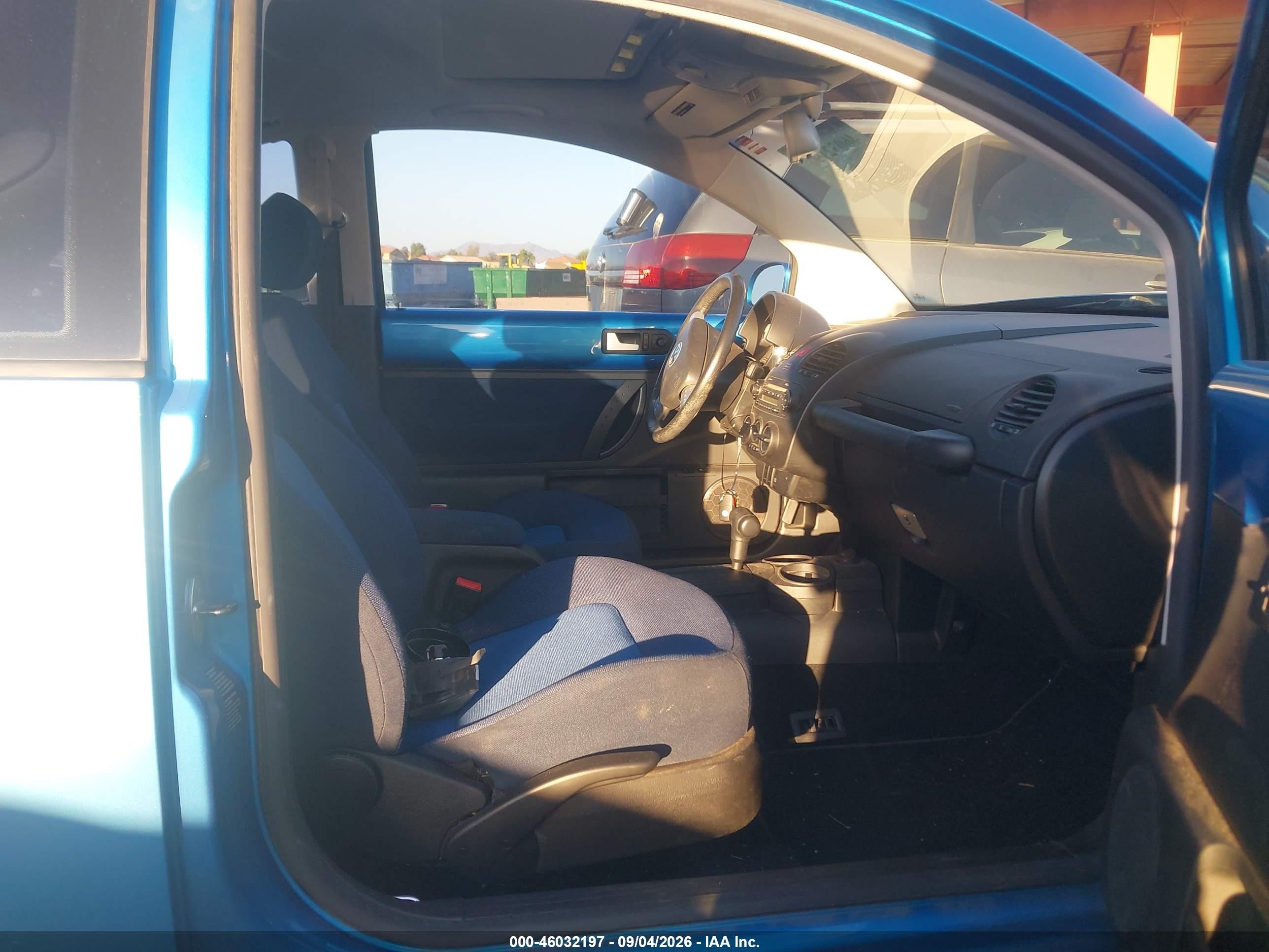 2004 Volkswagen Beetle VIN 3VWGK31C14M420966 IAAI salvage auction — Unknown, Salvage (Arizona), sold $350 on 2026-09-30 (photo 5)