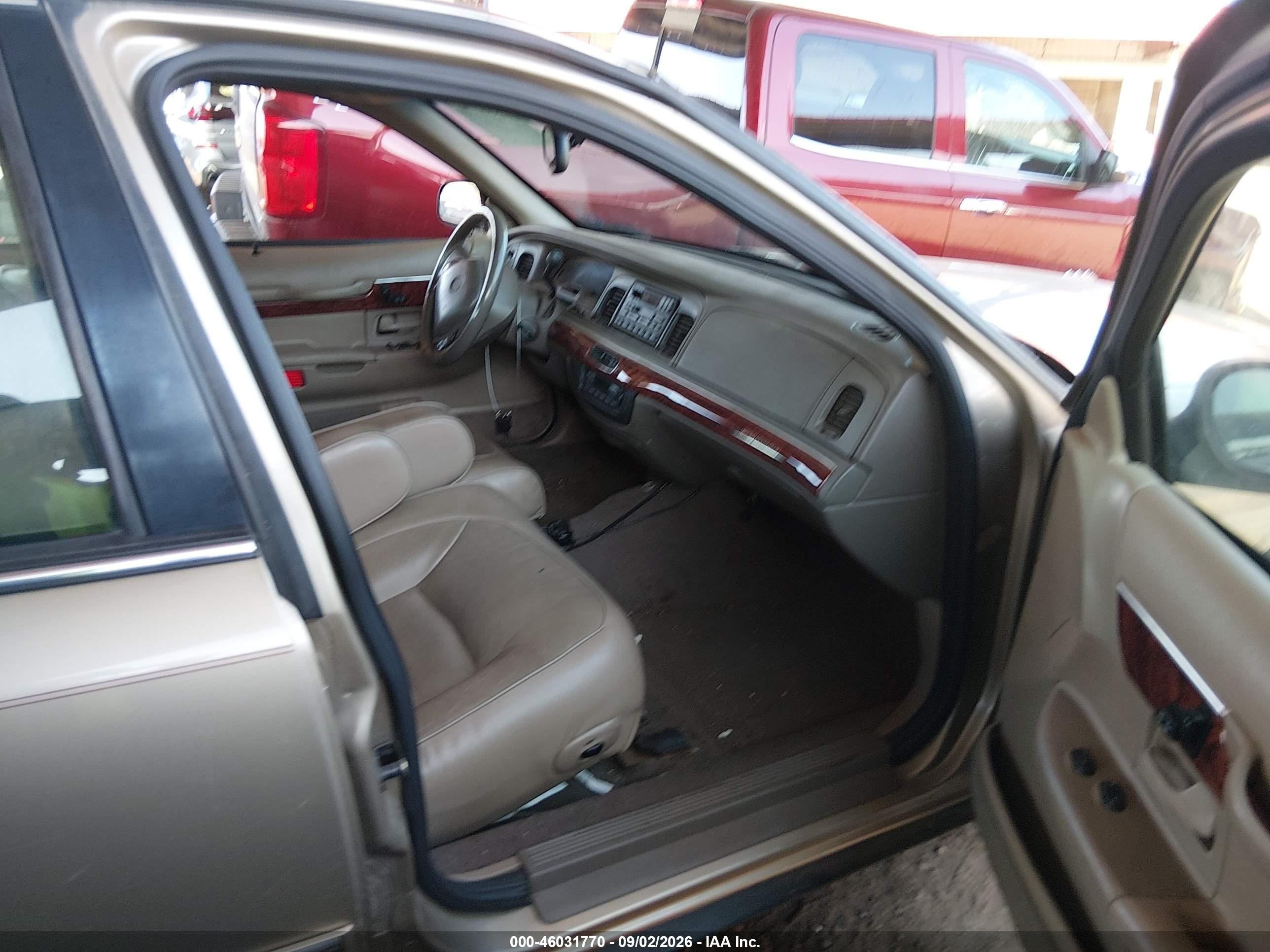 2000 Mercury Grand marquis VIN 2MEFM75W8YX665633 IAAI salvage auction — Unknown, Salvage (Arizona), sold $350 on 2026-09-11 (photo 5)