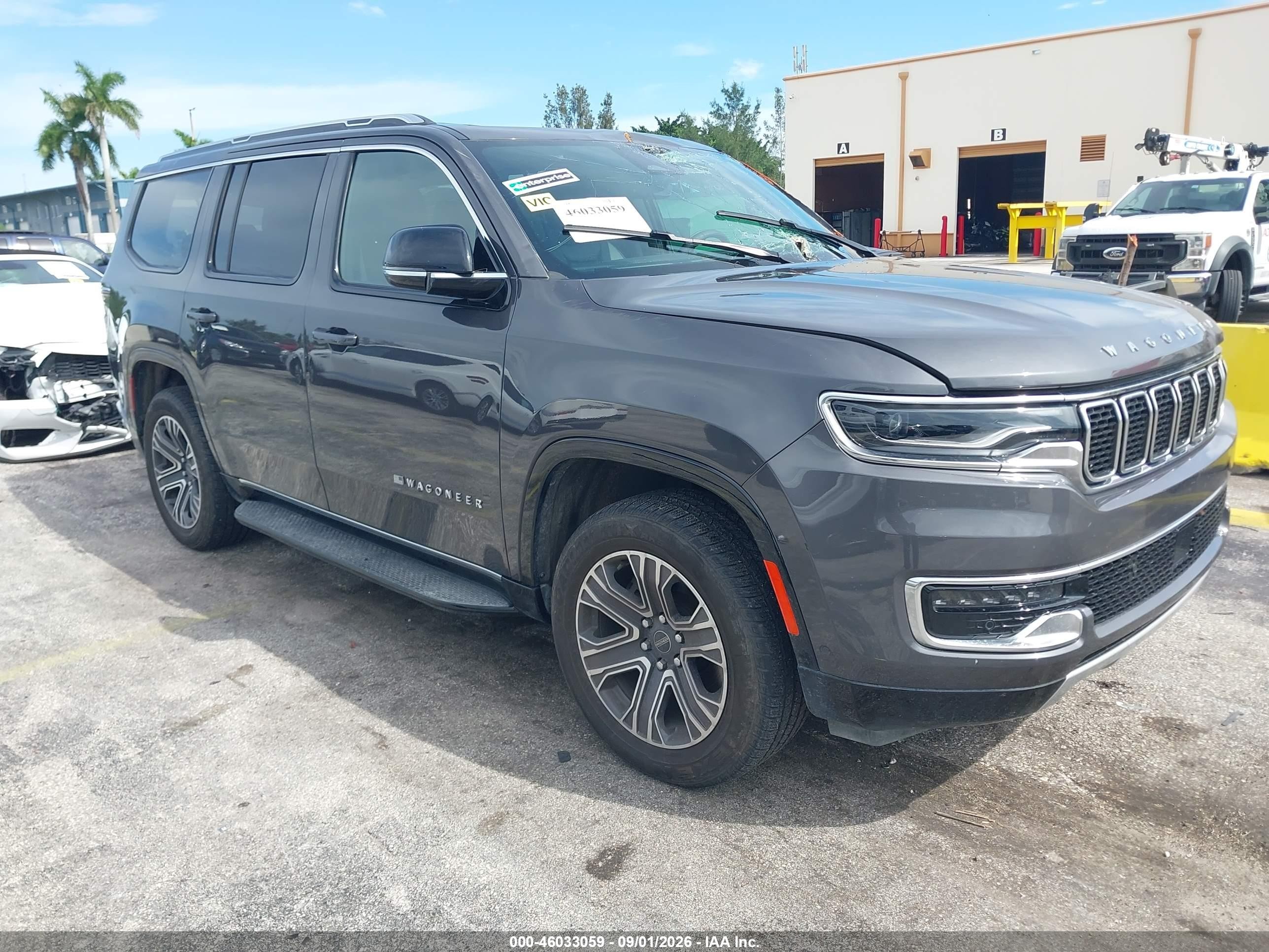 2025 Jeep Wagoneer VIN 1C4SJVBPXSS528097 — IAAI salvage auction photo
