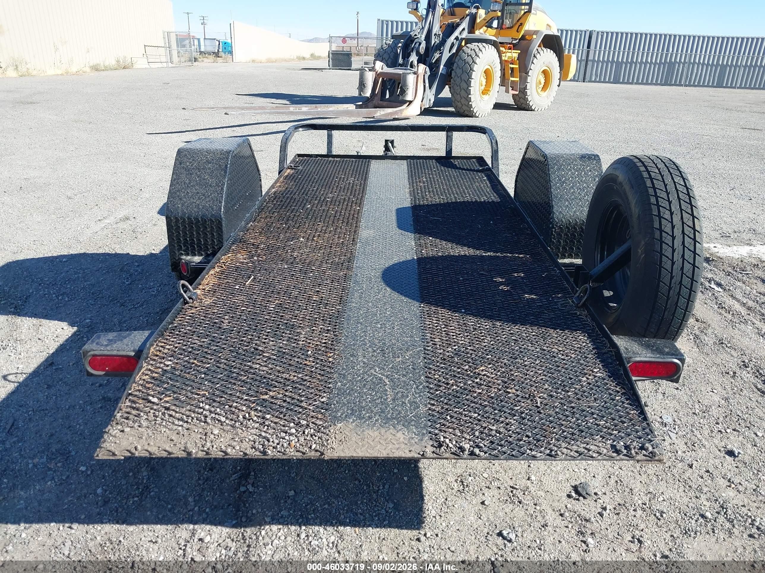 2020 Load Trail Single Axl VIN 4ZESA1216L1195727 IAAI salvage auction — Unknown, Salvage (California), sold $2,550 on 2026-10-01 (photo 6)